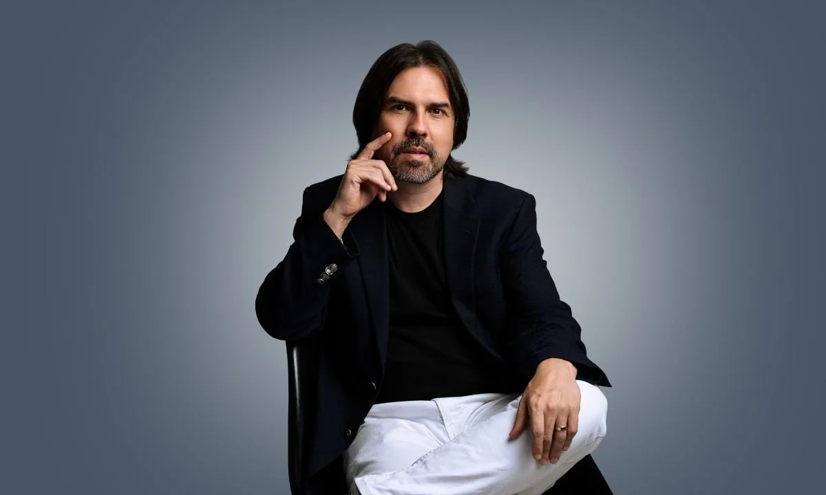 A Conversation with Professor César A. Hidalgo on The Laws of Knowledge, Thought Economics