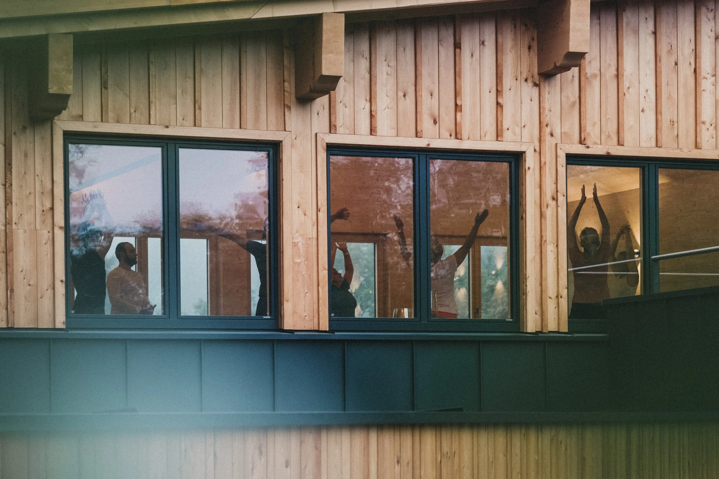 Yoga im zweiten aussen2@heldentheater.jpg