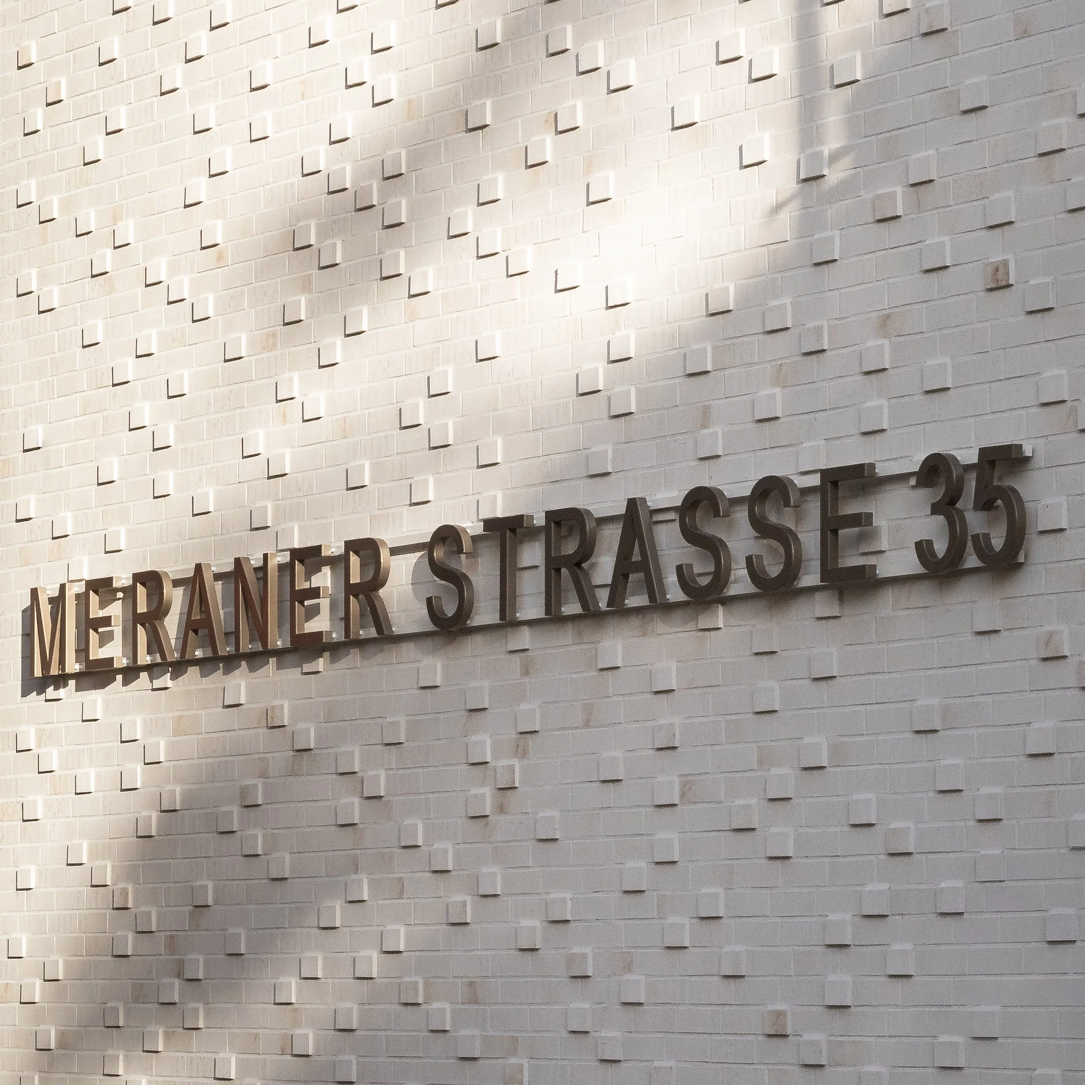   MERANER STRASSE  