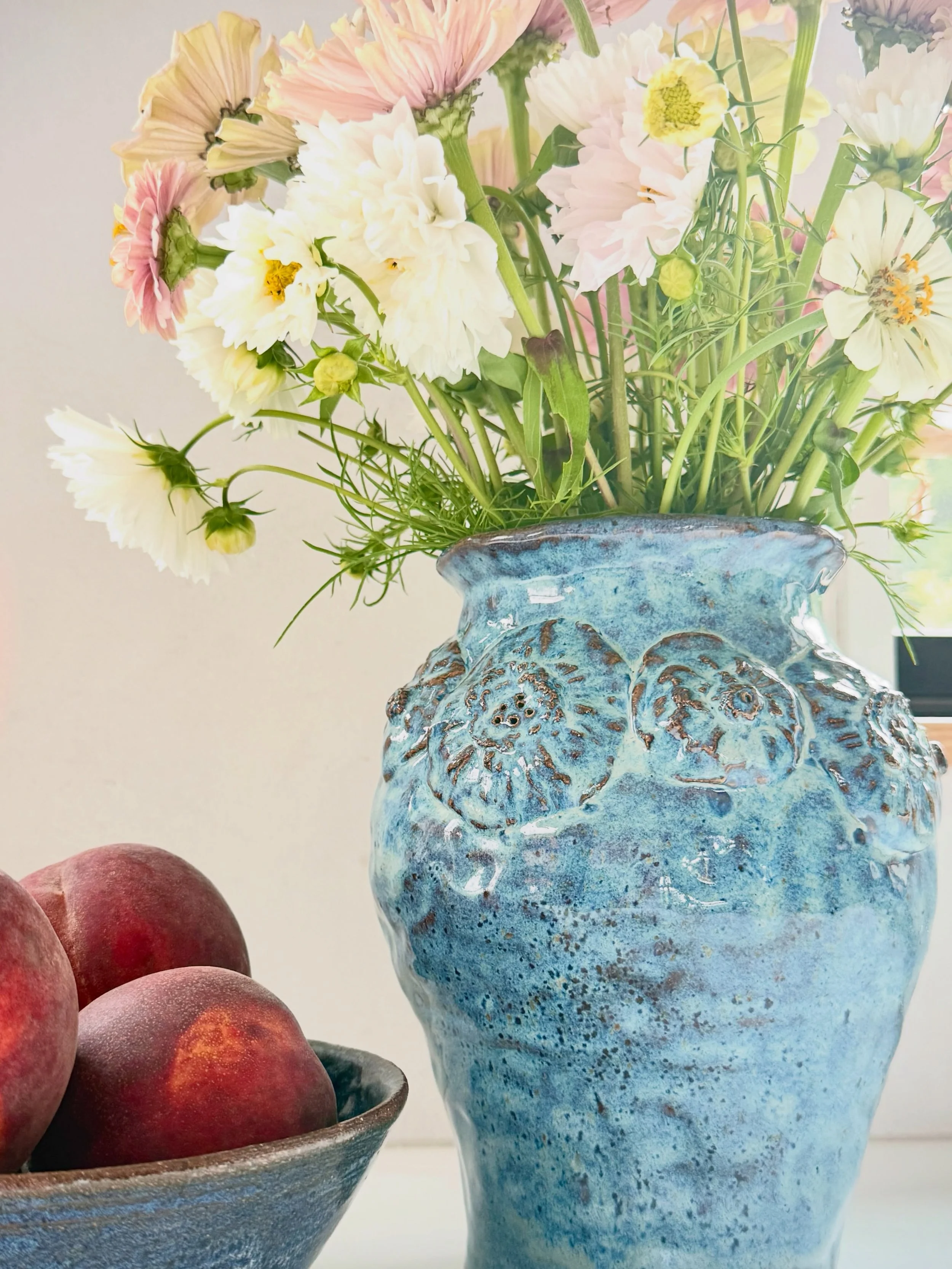 Fresh bake #starpuddingfarm #vermontartist #ceramica #flowervase #bluevase