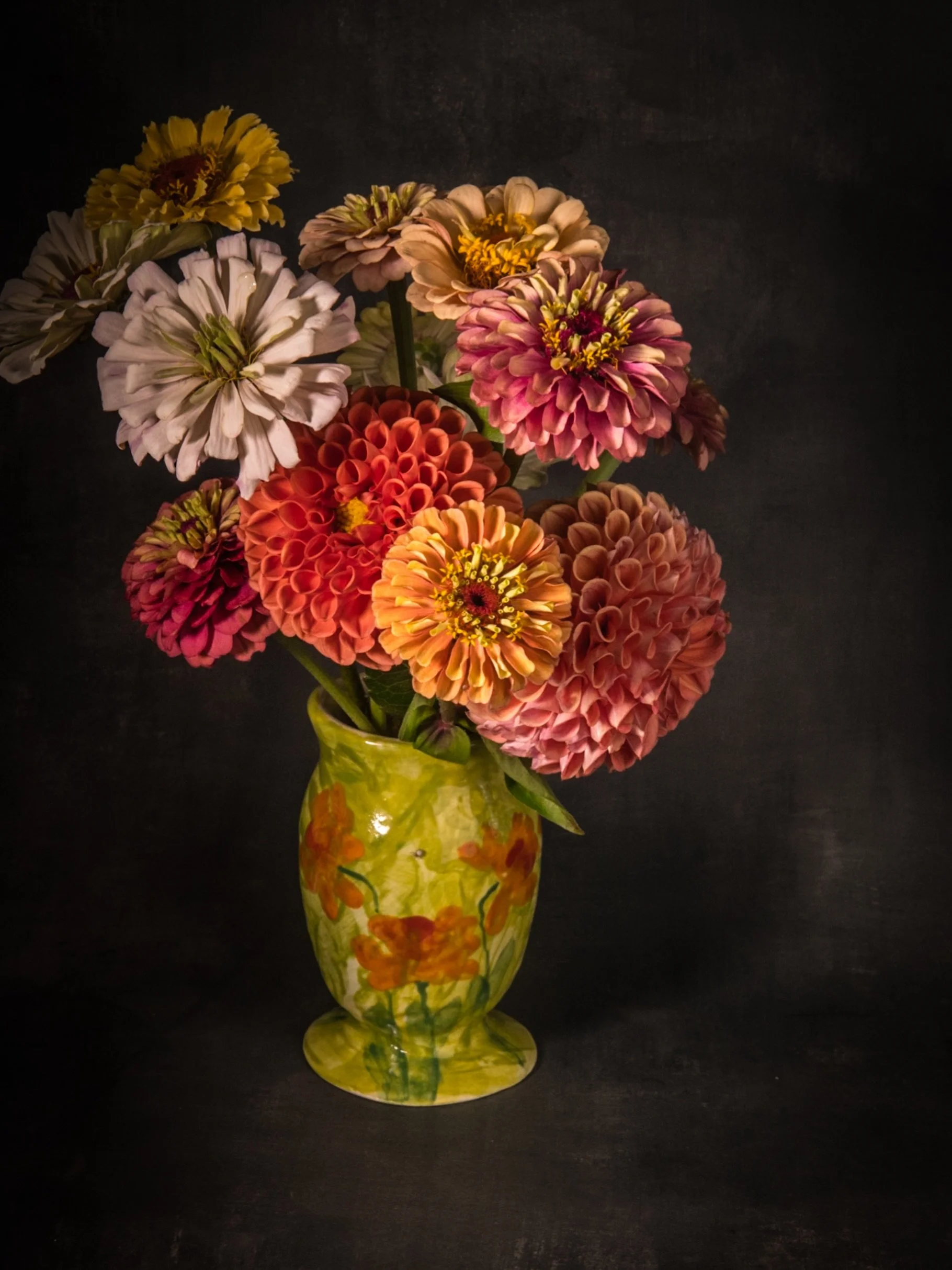 Late summer bounty #starpuddingfarm #vermontartist #vermont #zinnia #flowervase