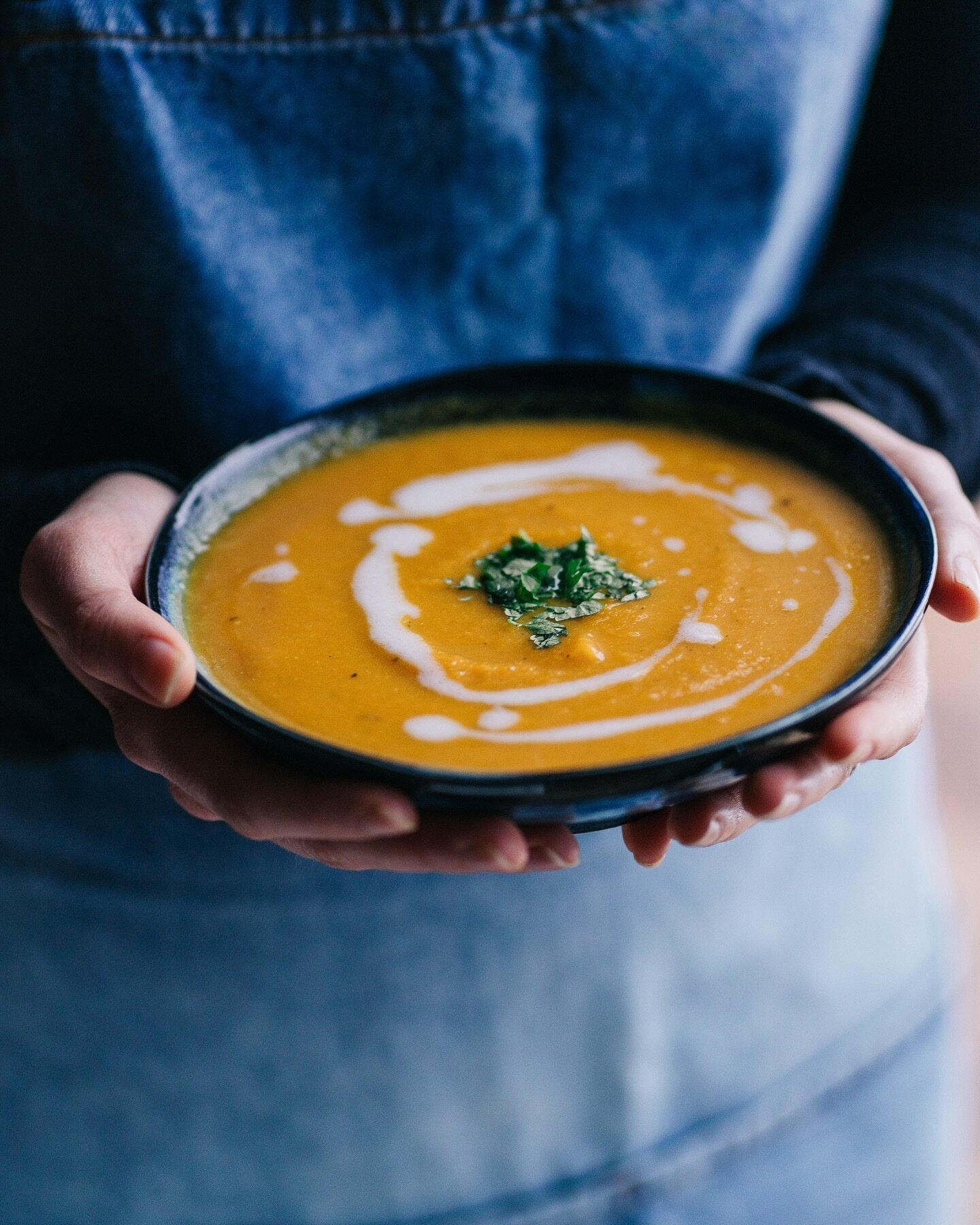 &ldquo;Let&rsquo;s take a journey now, to savour and cherish, into the seasonal kitchen, welcome to Nourish! &ldquo; 💙 Ayurvedic Pumpkin Soup ✨ 

#nourishcookbook #seasonaleating #ayuverdafood #seasonalfood #seasonalcookbook #nourishtoflourish