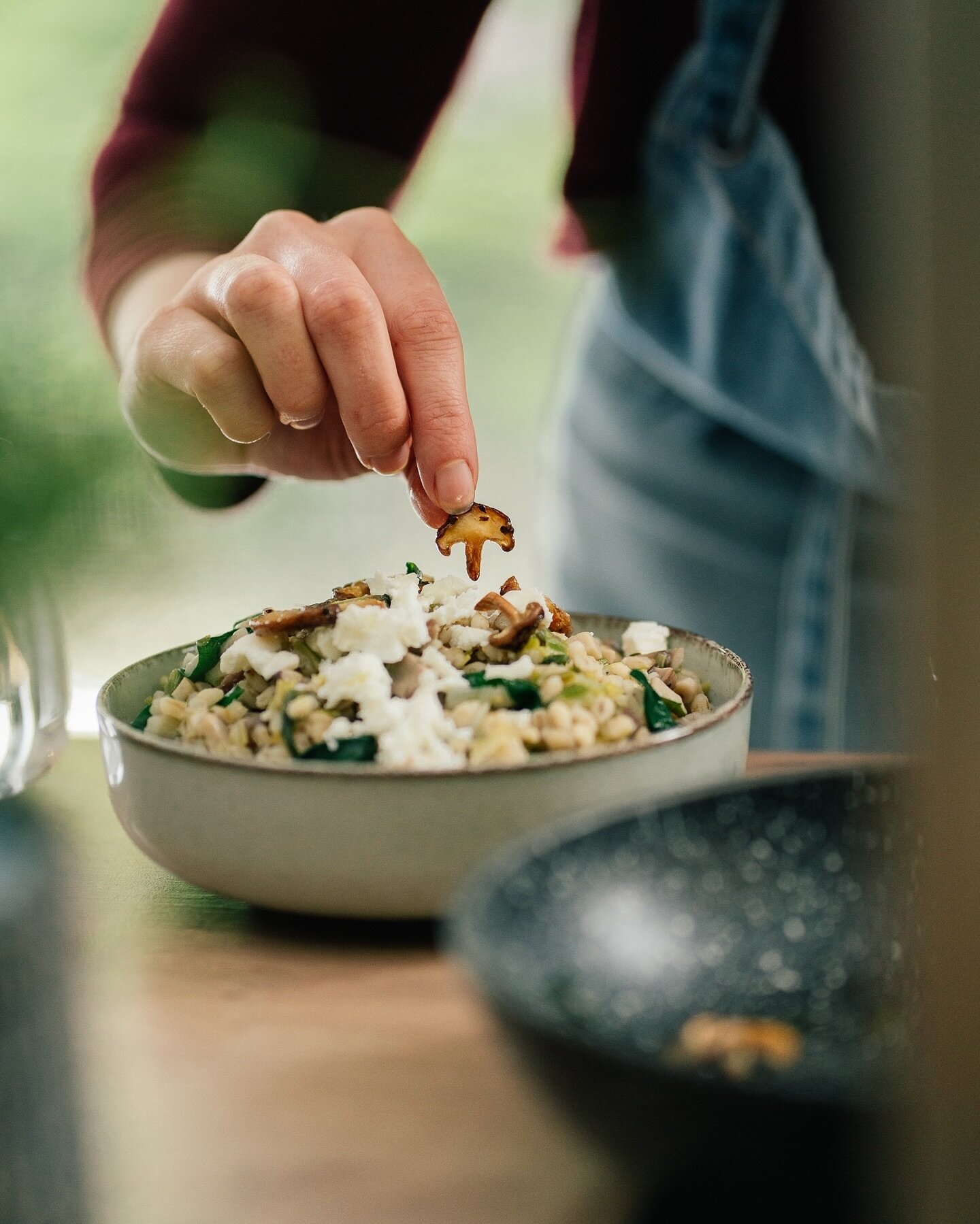 Cooking Mushroom Orsotto ✨ 

&bull; #nourishcookbook #risottolover #seasonaleating #seasonalcookbook #nourishment