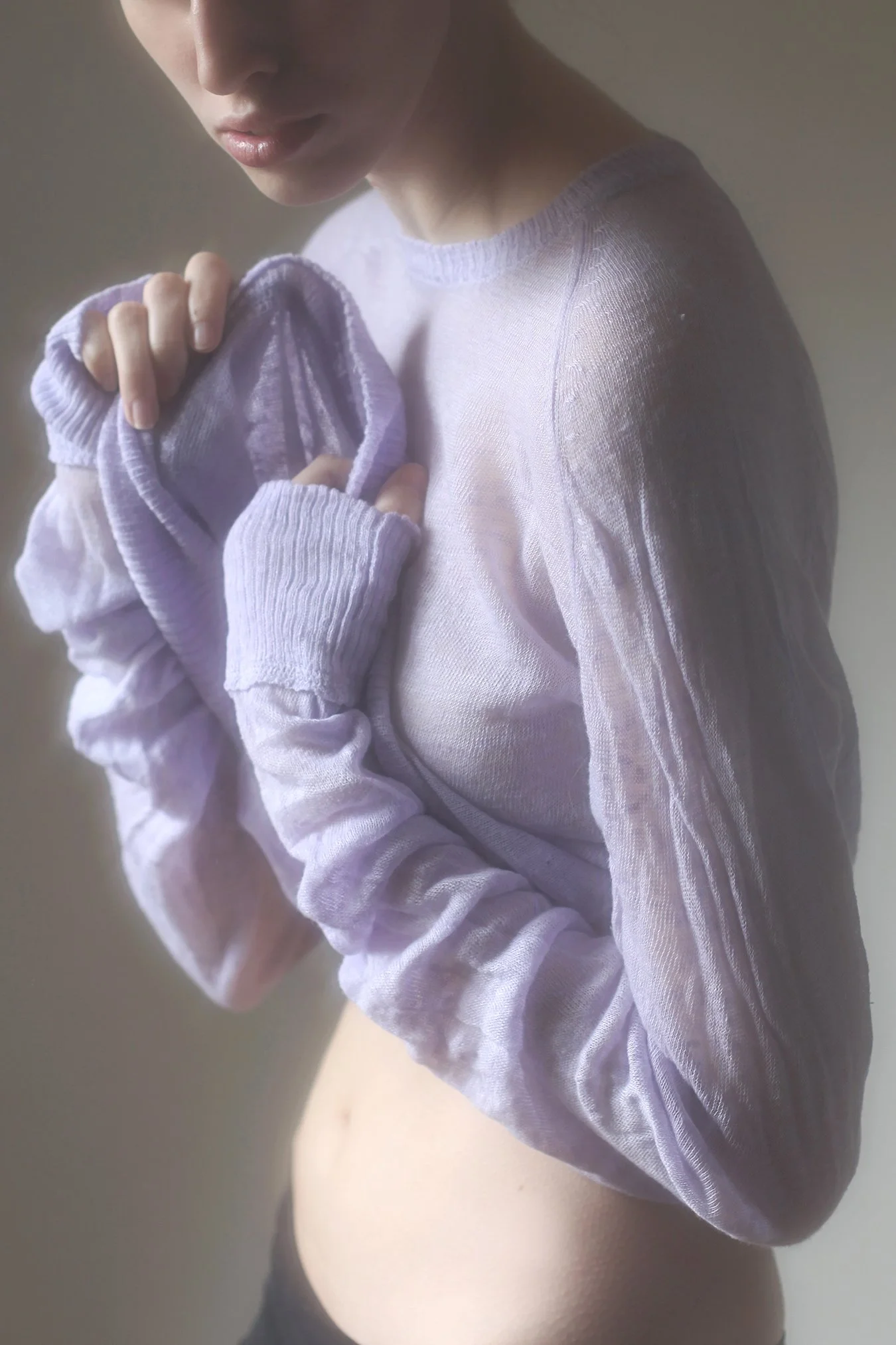 Pastel_Violet_Sweater_with_XL_sleeves_02.jpg