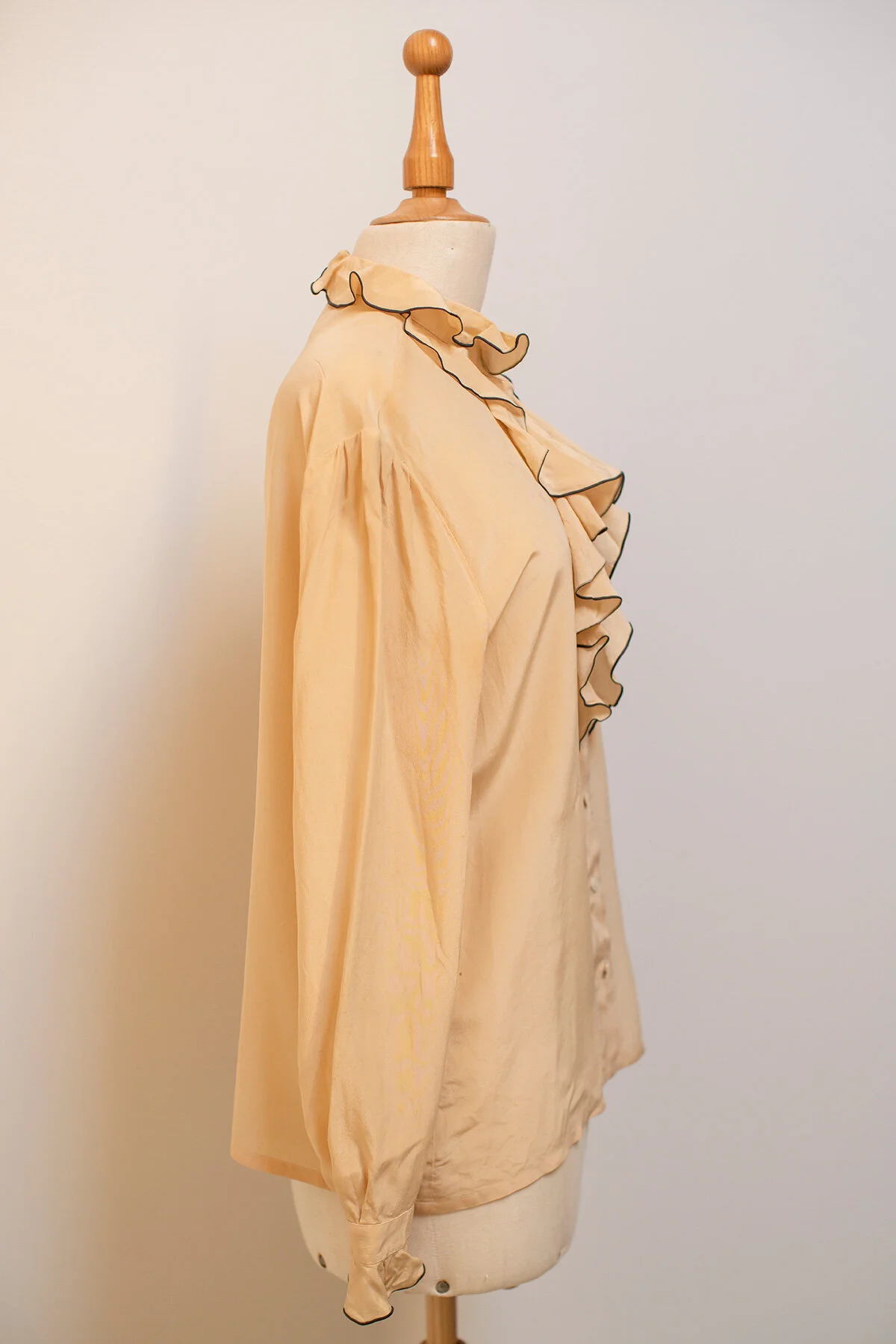 Silk-Ruffle-Blouse_05.jpg