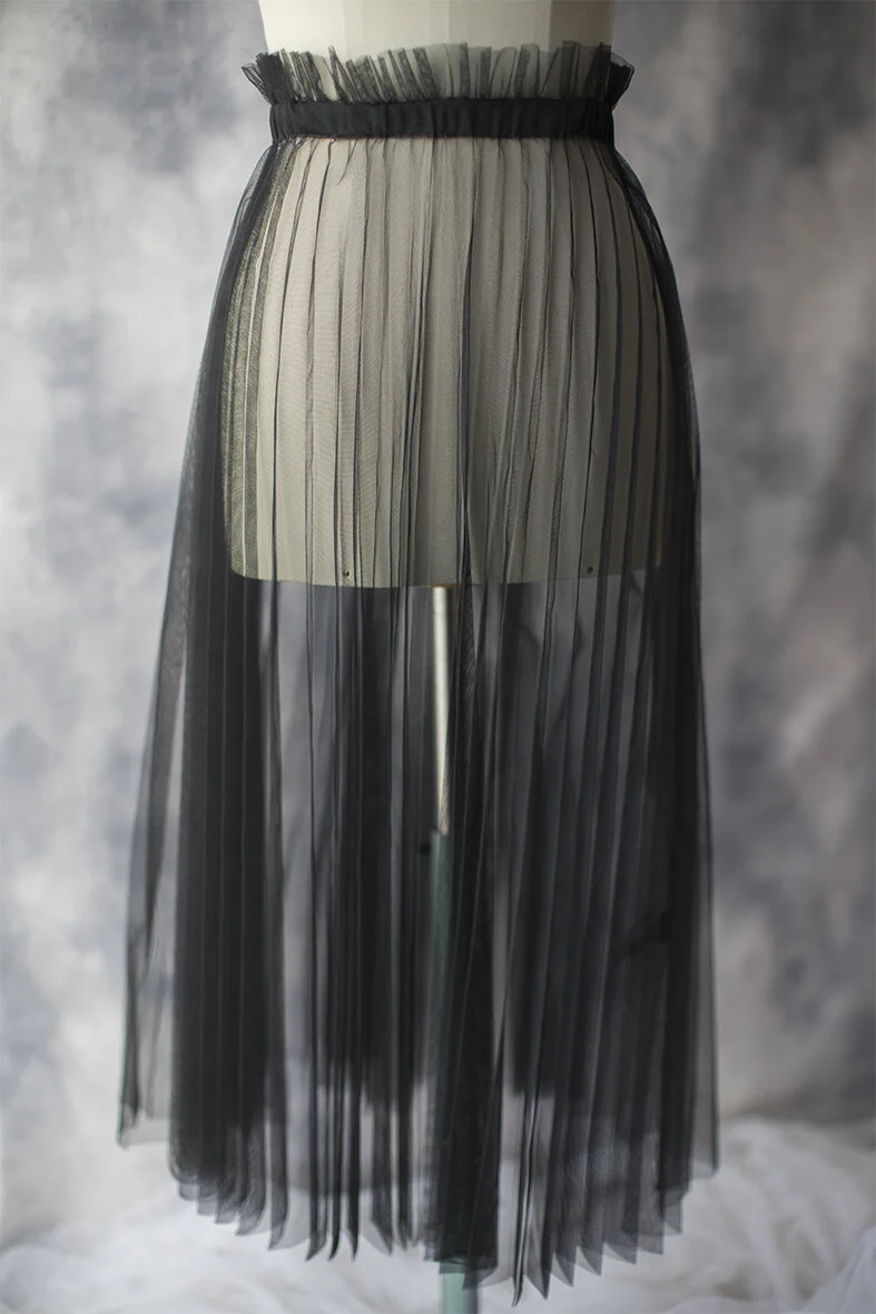 Black_Tulle_Skirt_04.jpg