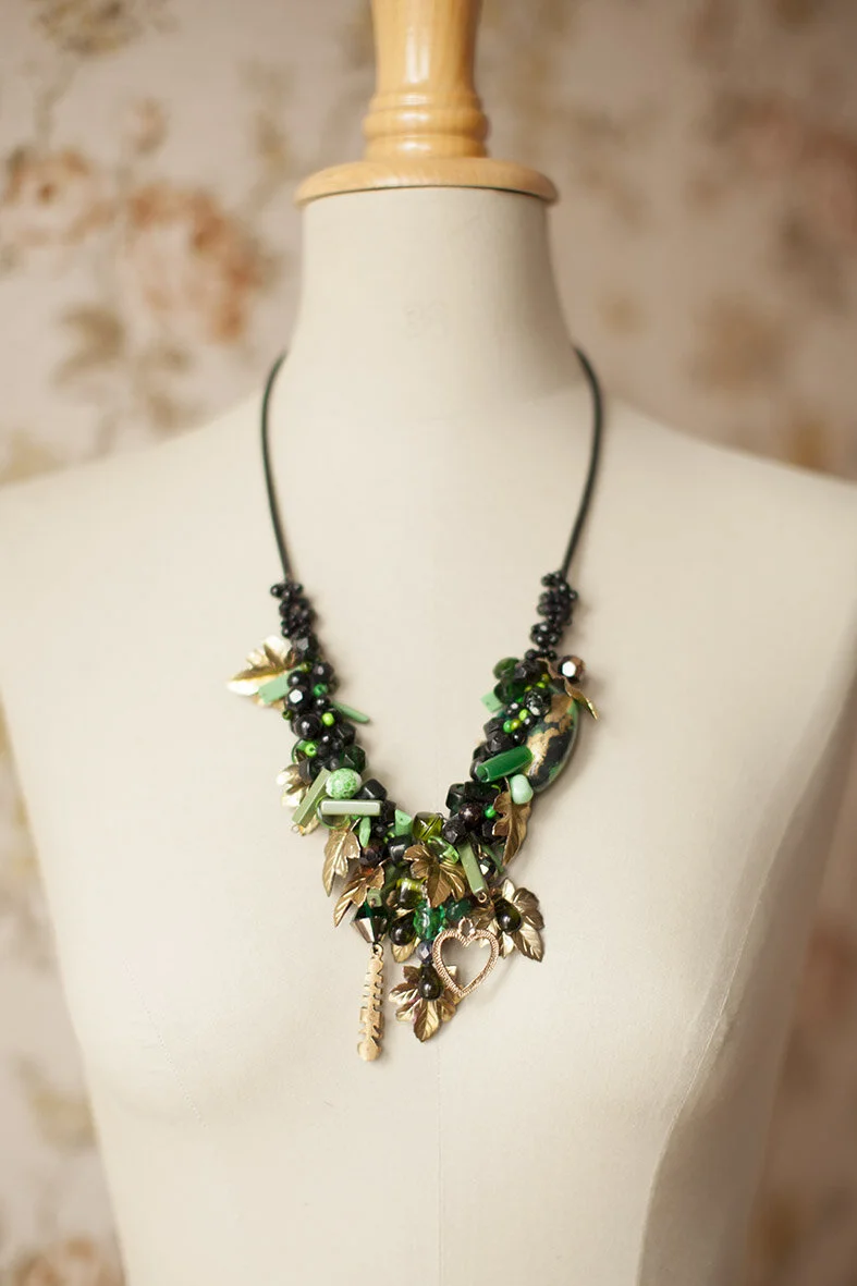 Green_Gold_Fantaisie_Necklace_01.jpg