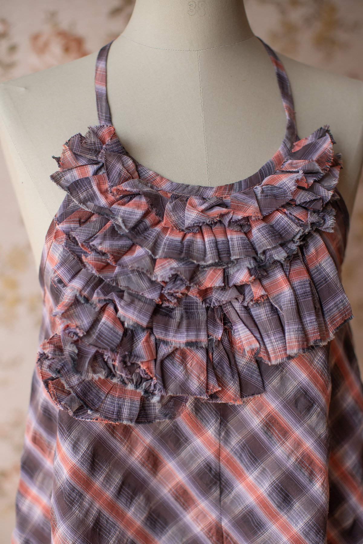 Halter_Top_with_Ruffles_03.jpg