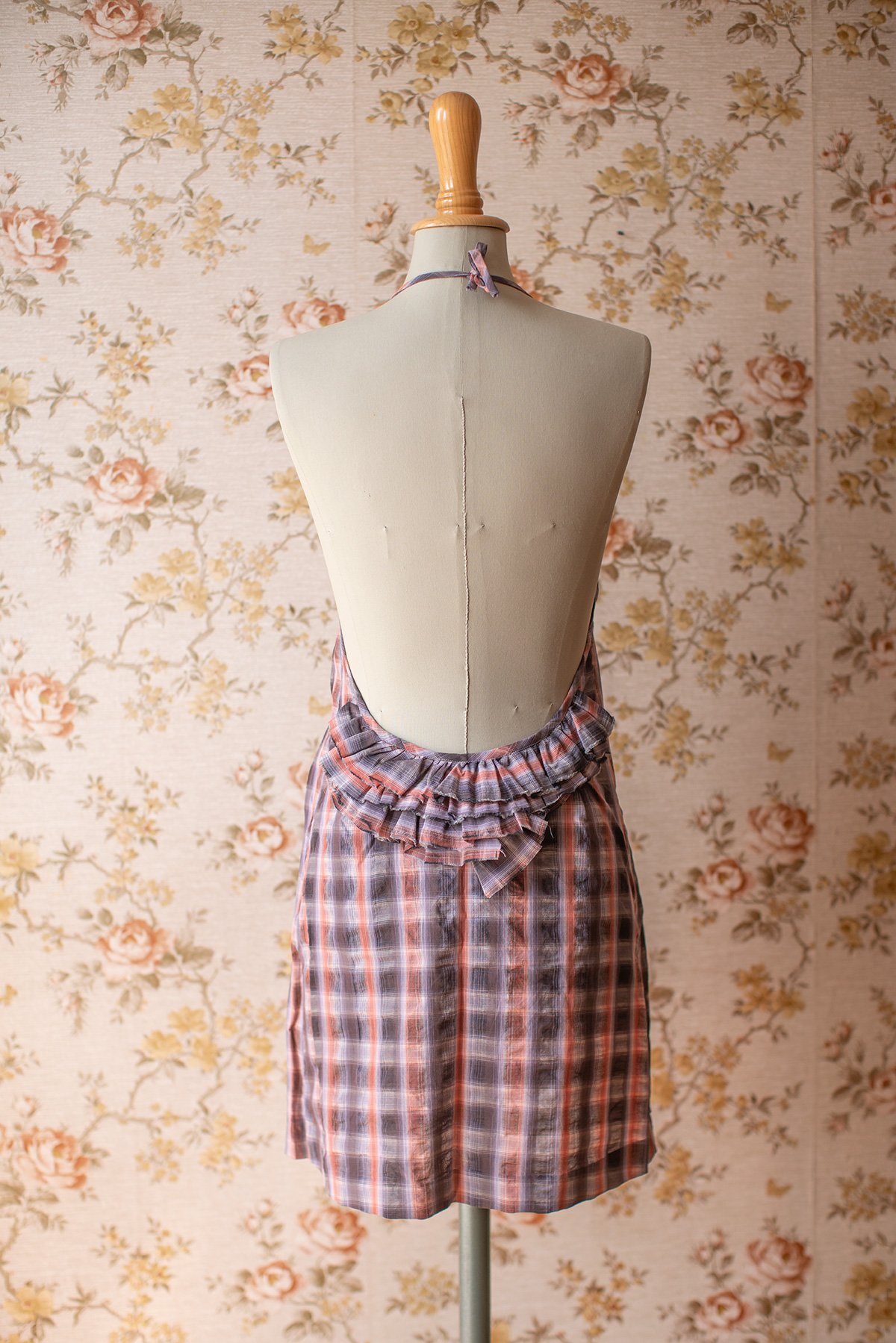 Halter_Dress_with_Ruffles_05.jpg