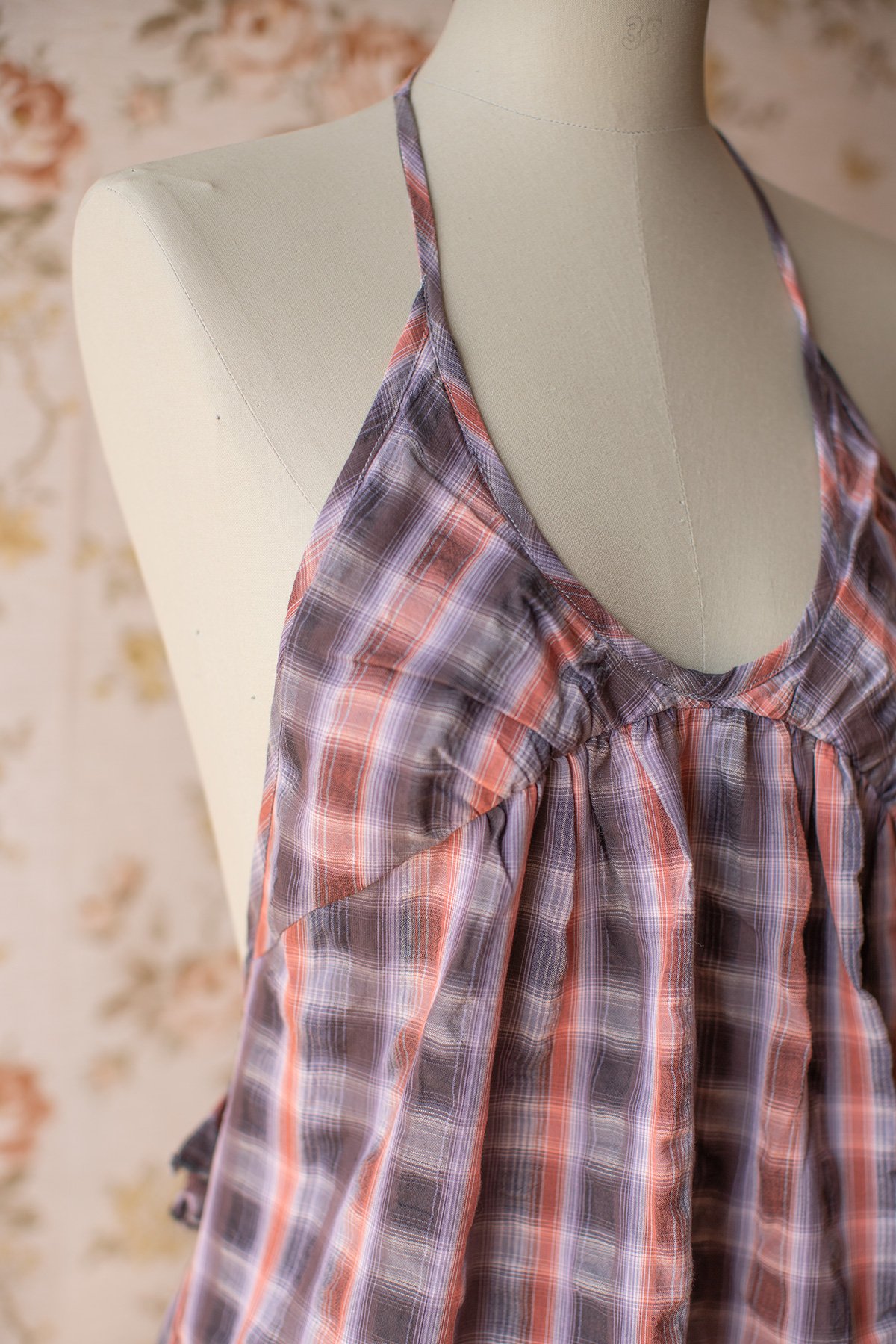 Halter_Dress_with_Ruffles_04.jpg