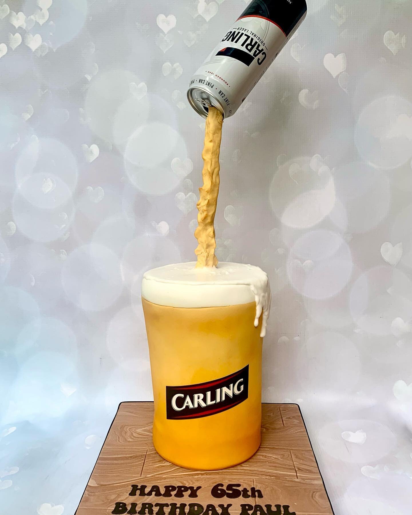 Cheers Paul!
What you having ? 😆
#carling #gravitydefyingcakes#highpeak