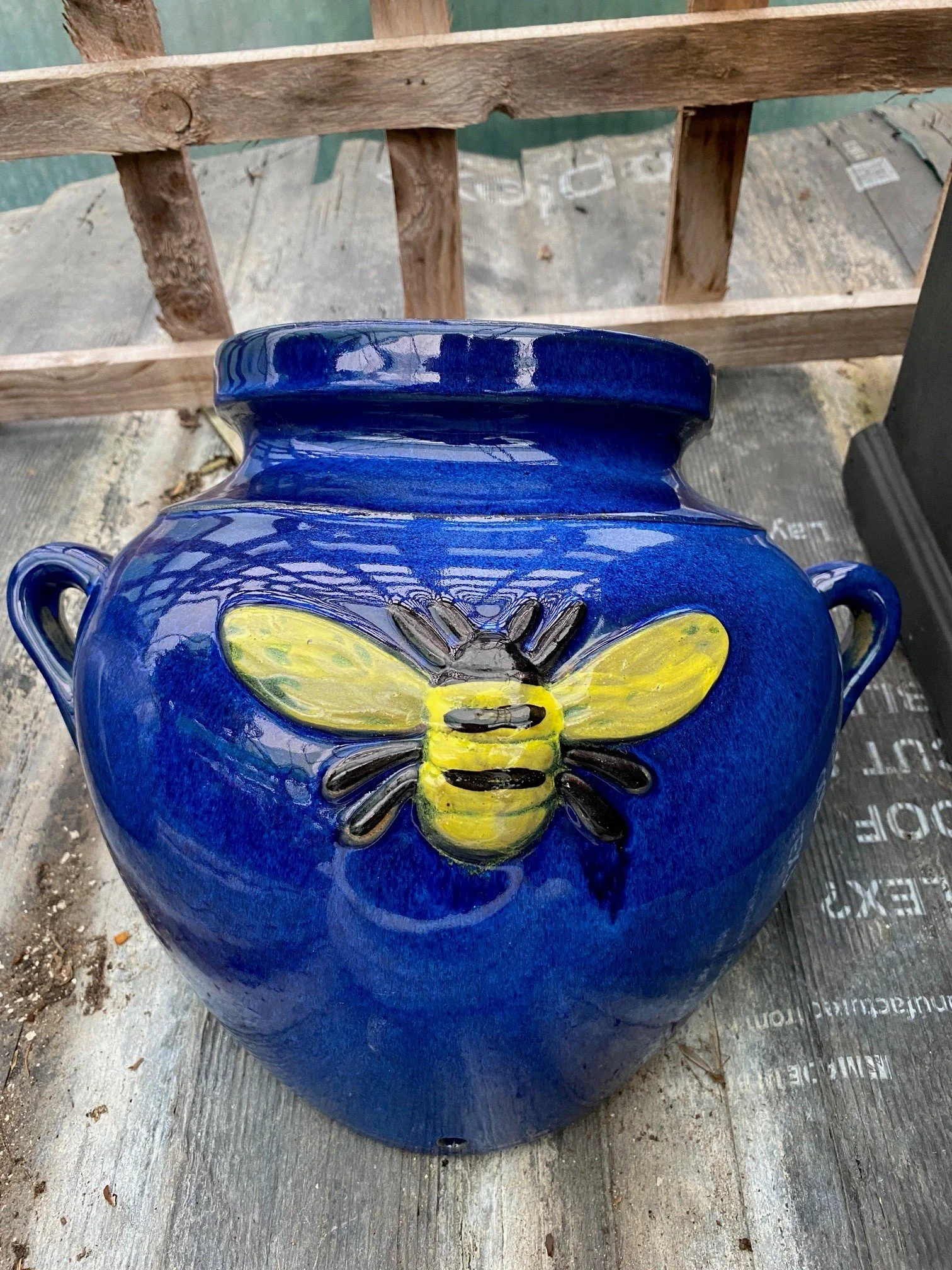 bee pot bright blue.jpg