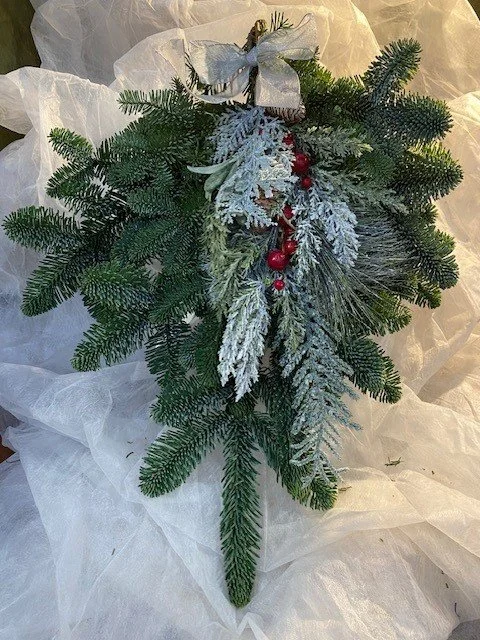 Frosty Door Hanger