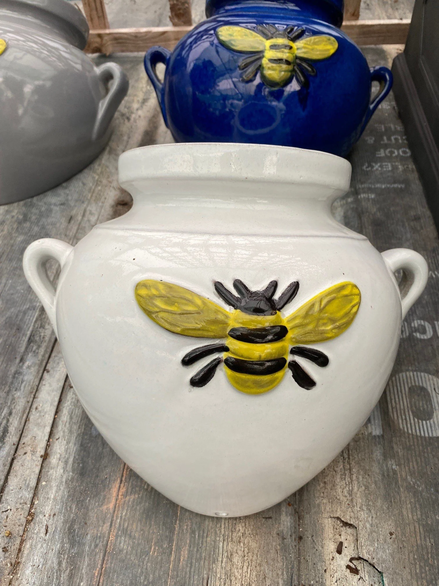 bee pot white.jpg