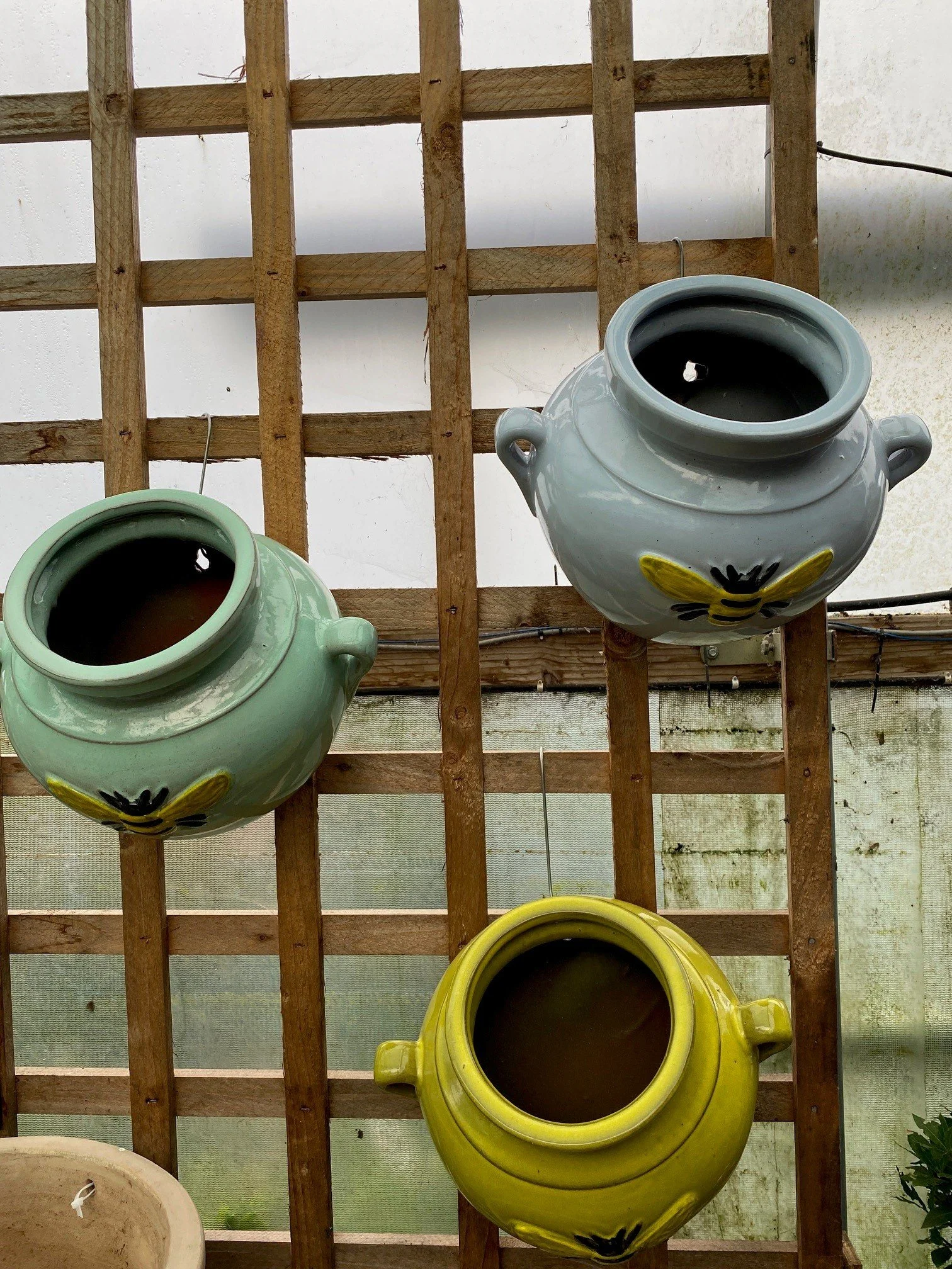 bee pots 3.jpg