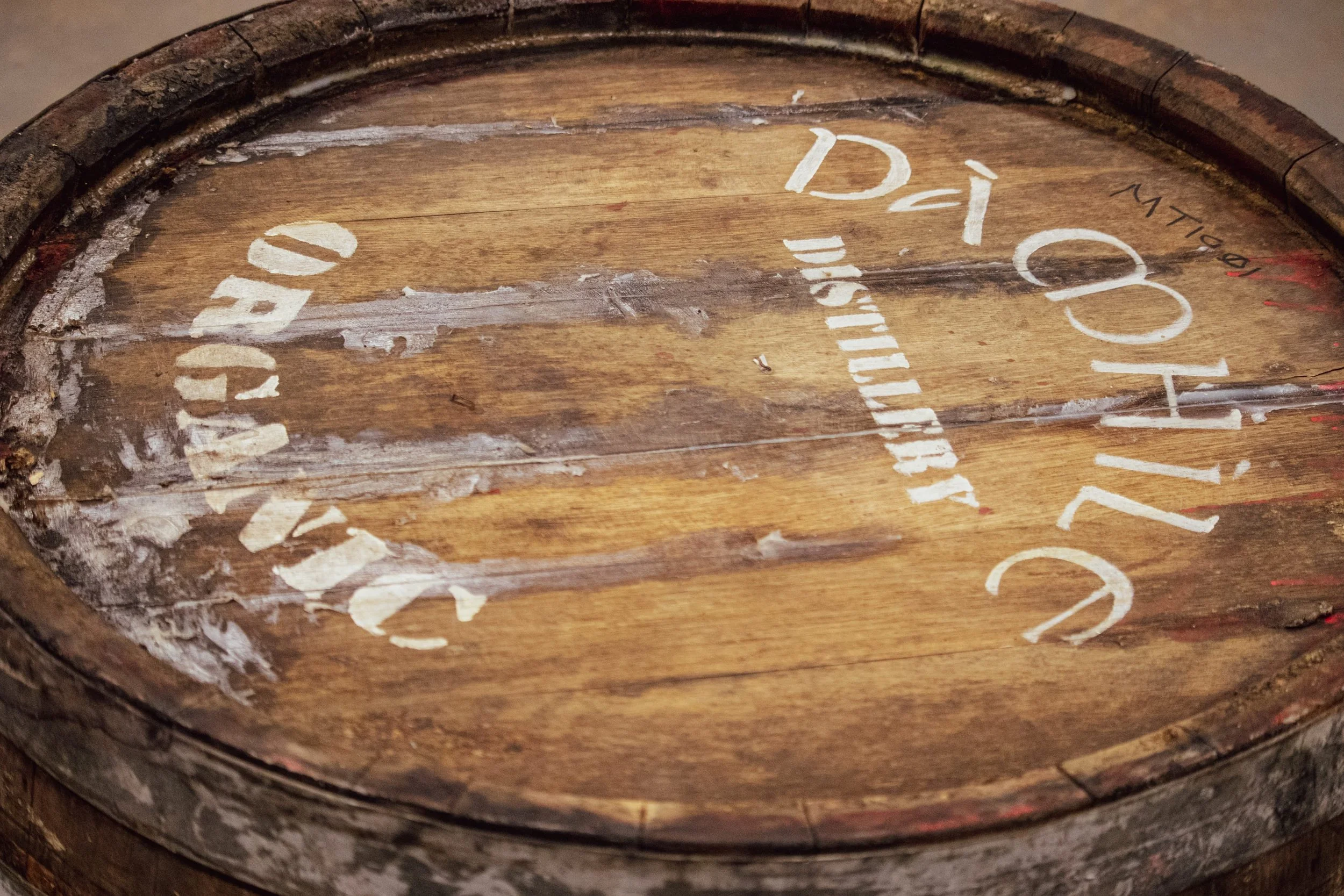 Dà Mhìle branded oak whisky cask (Copy)