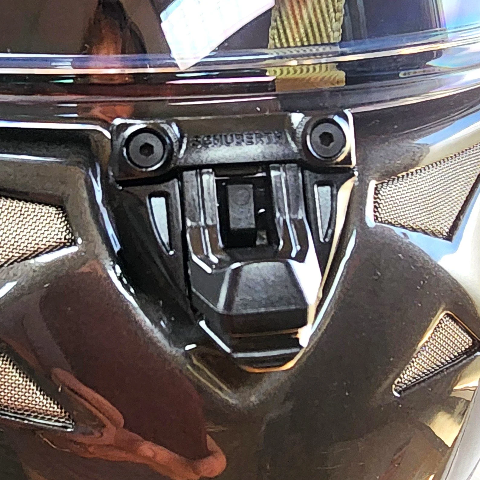 Schuberth SP1 hybrid racing helmet 1 front opening detail 1.jpg