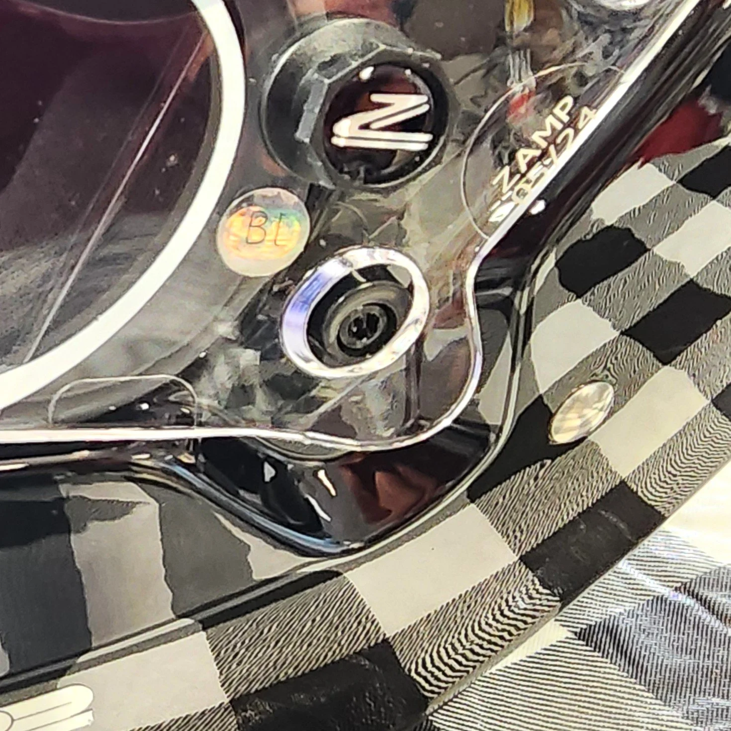 ZR-72 black gloss xl visor latch fia detail 1