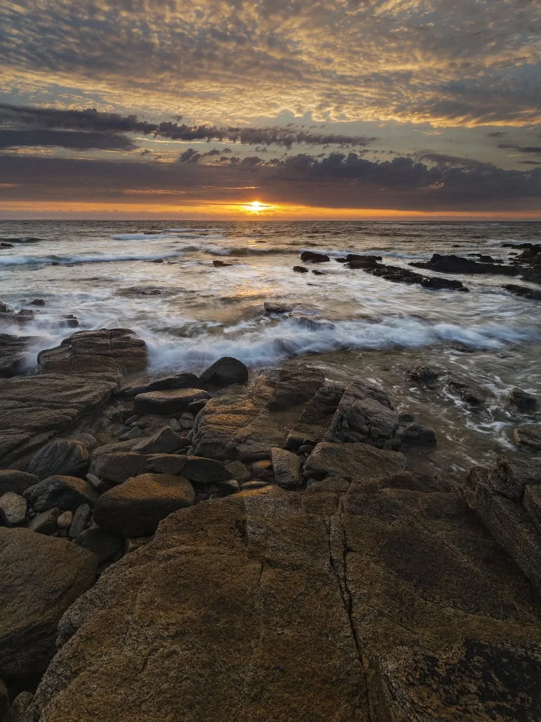 - Until the end -

Fuji XT-5 + XF 10-24 f/4 + @nisifrance V.7 + Nisi ND4 + Nisi GND reverse 0.9 / Edited on Mac mini M4

#landscape #landscapephotography #coast #wildcoast #storm #sea #sunset #sunsetlovers #sunsets #sunsetphotography #seascape #wave 