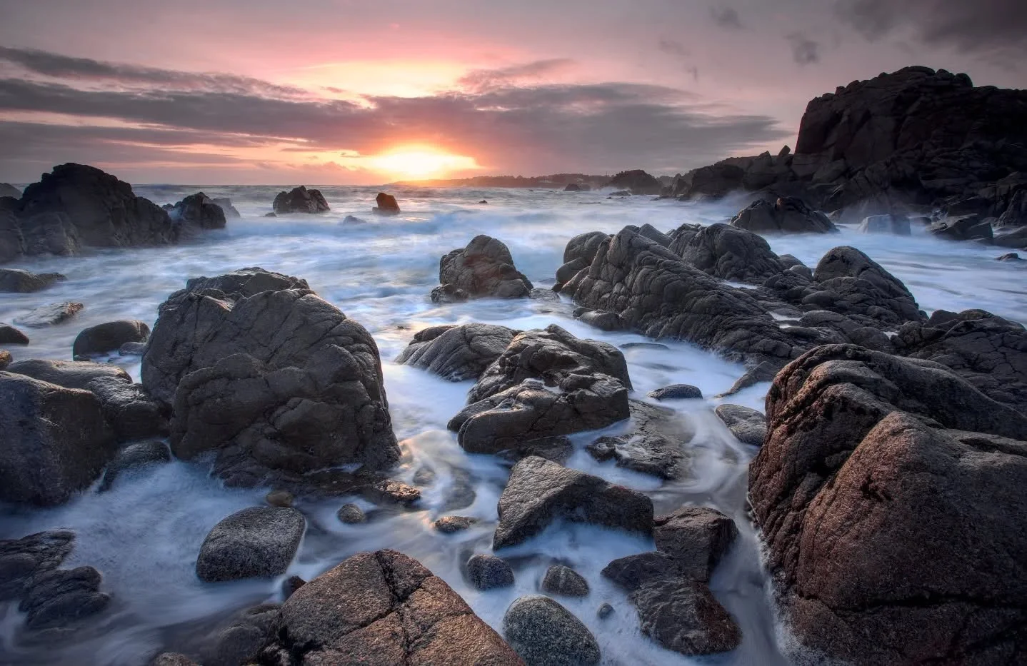 - Creamy sunset -

Fuji XT-5 + XF 10-24 f/4 + @nisifrance V.7 + Nisi ND4 + Nisi GND reverse 0.9 / Edited on Mac mini M4

#landscape #landscapephotography #coast #wildcoast #storm #sea #sunset #sunsetlovers #sunsets #sunsetphotography #seascape #wave 
