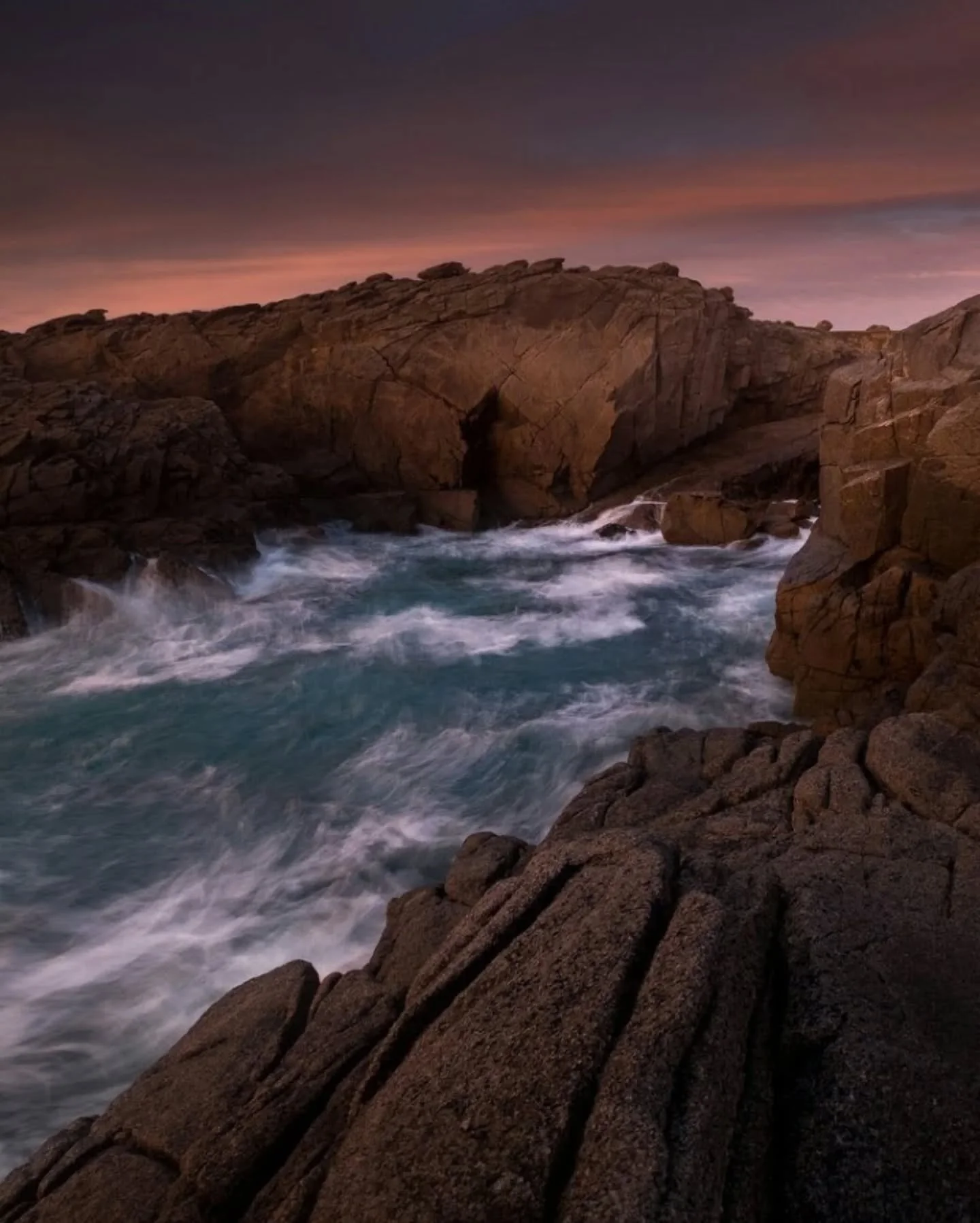 - The sunset -

Fuji XT-5 + XF 10-25 f/4 + @nisifrance V.7 + Nisi ND4 + Nisi GND reverse 0.9 / Edited on Mac mini M4

#landscape #landscapephotography #coast #wildcoast #storm #sea #sunset #sunsetlovers #sunsets #sunsetphotography #seascape #wave #me