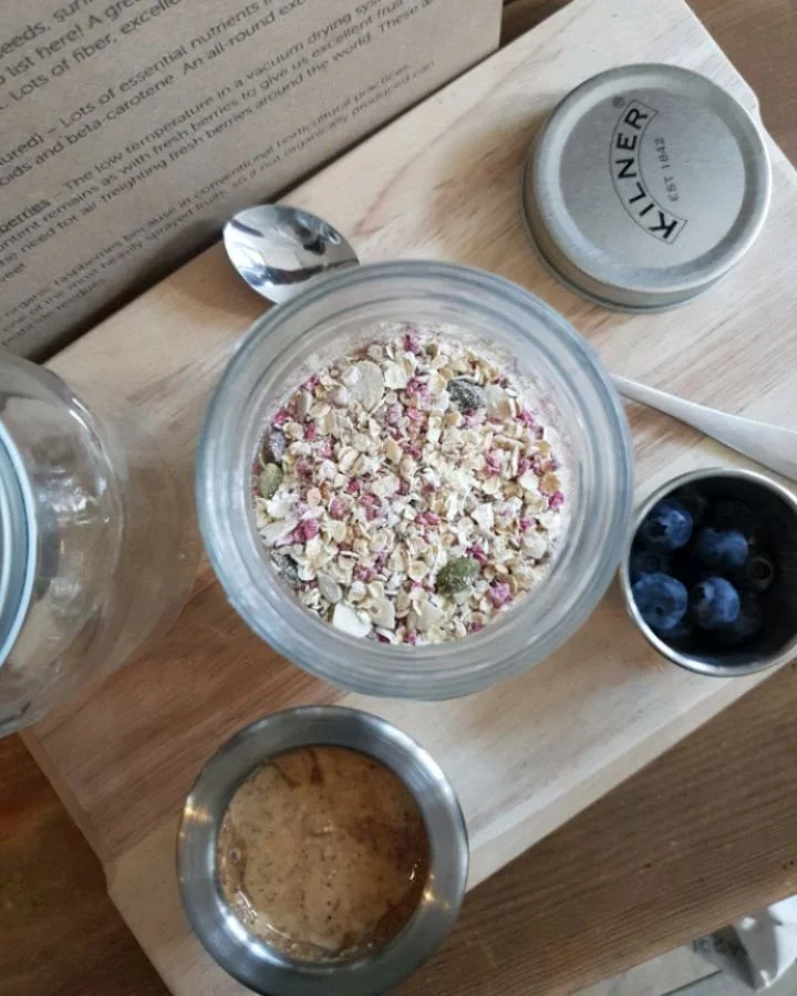 🌟 N E W 🌟 JUNIPER's Homemade Overnight Power-Oats

High protein, high diversity&ndash; with organic raspberries, organic flaked almonds, and mellow organic apricots along with a great range of nutrient-dense seeds. Packed with minerals and antioxid