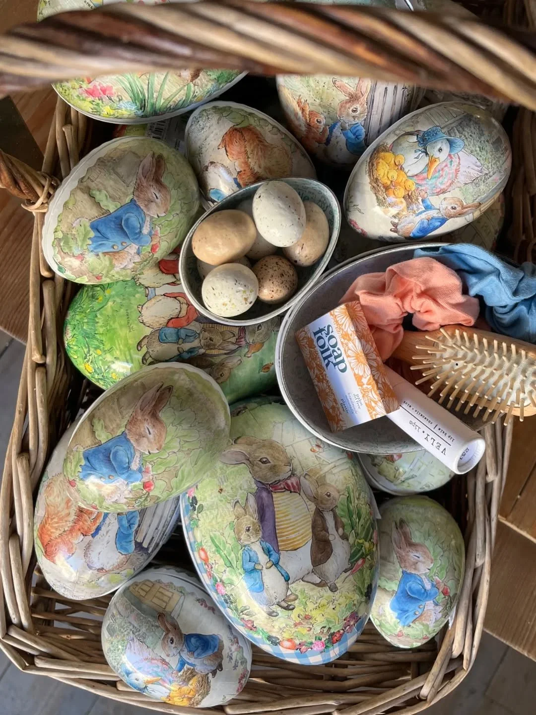Reusable Easter Eggs 🐣

With Easter around the corner, the shop is looking cheery with a lovely selection of refillable paper Easter eggs designed to be reused year after year.

🐥🥚🐥

Fill them with our indulgent mini chocolate Easter eggs made wi