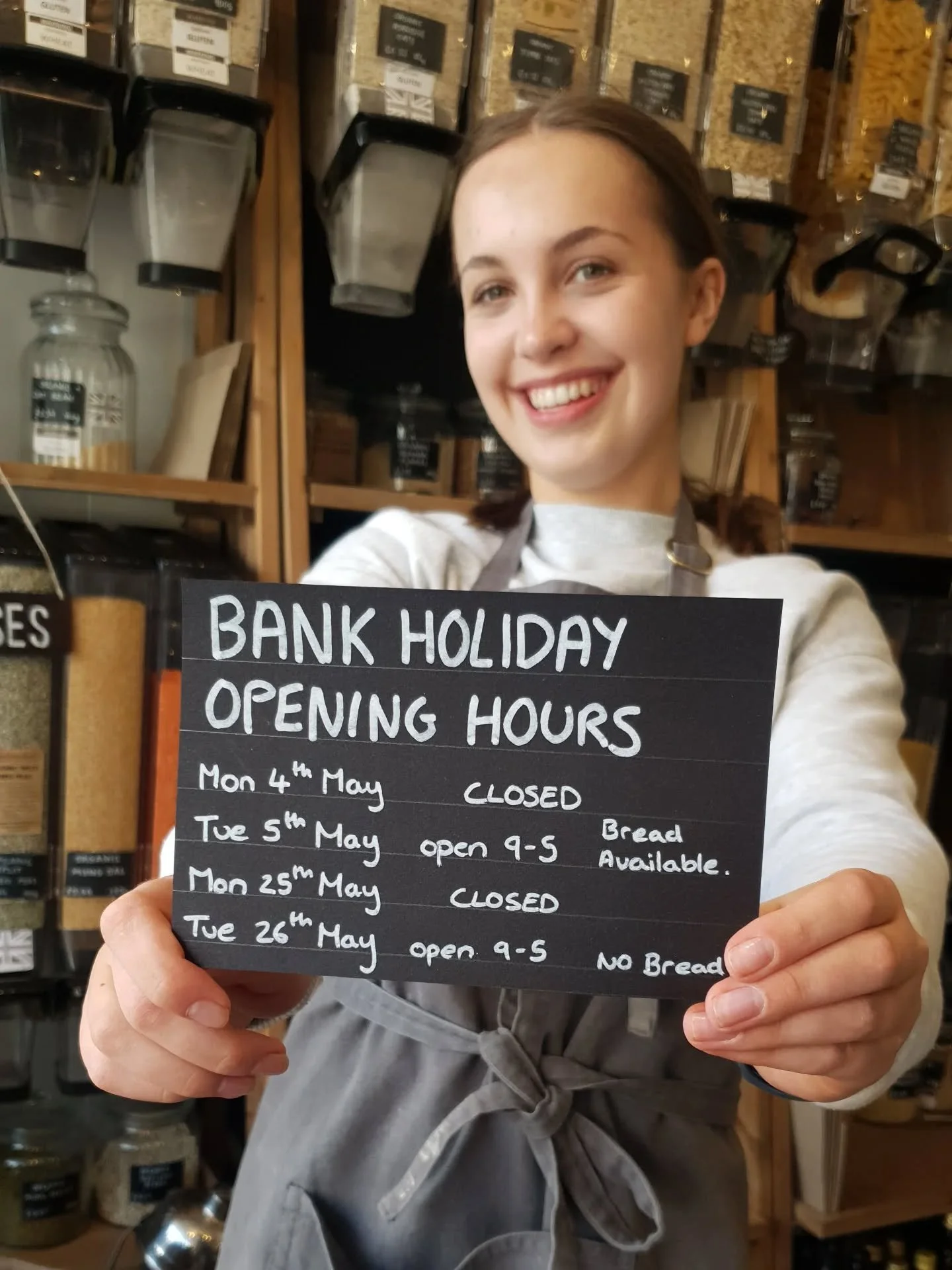 A quick reminder 🗓 JUNIPER's May bank holiday opening hours:

Monday 4th May - Closed
Tuesday 5th May - Open 9-5 *bread available*

Monday 25th May - Closed
Tuesday 26th May - Open 9-5 *no bread*