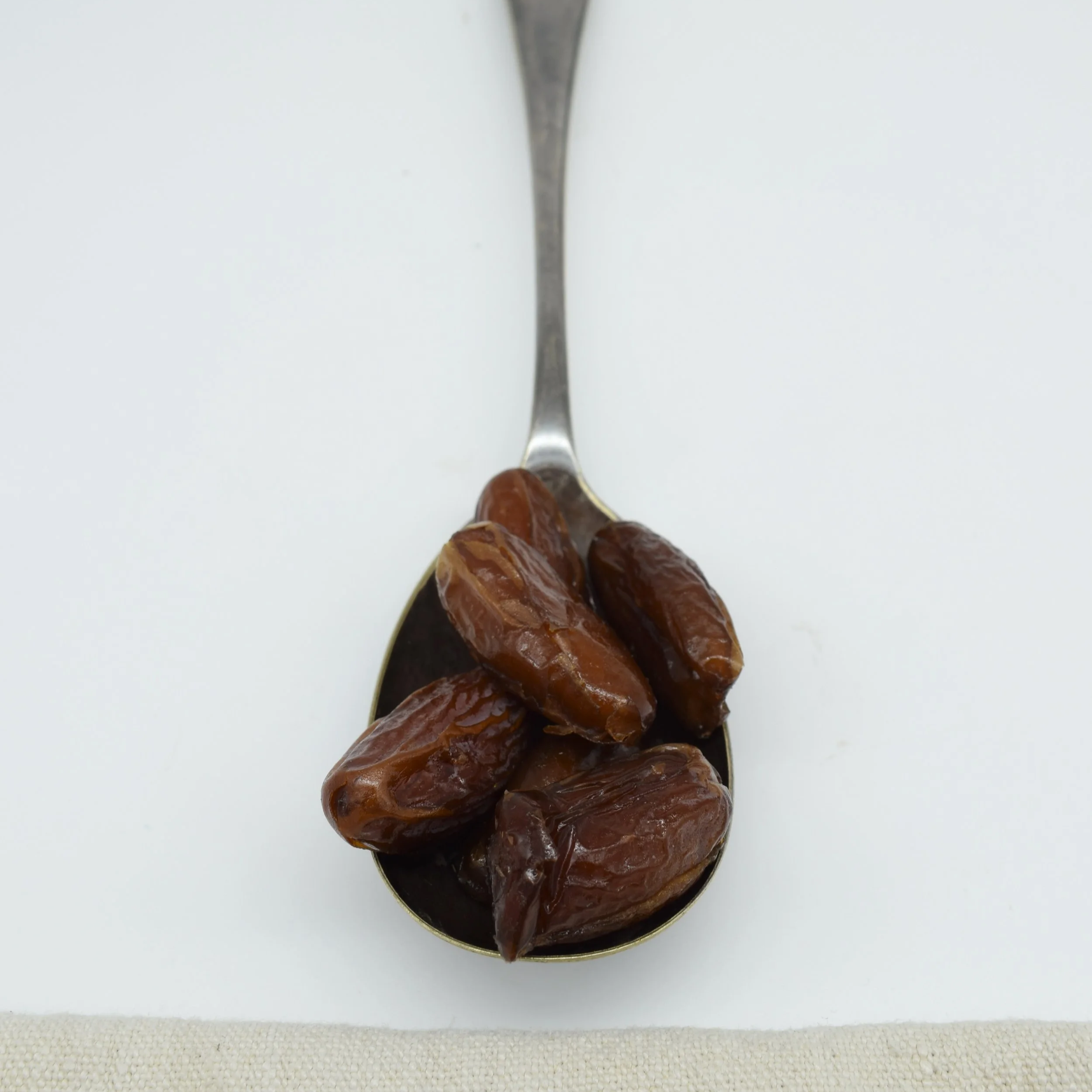 organic pitted dates