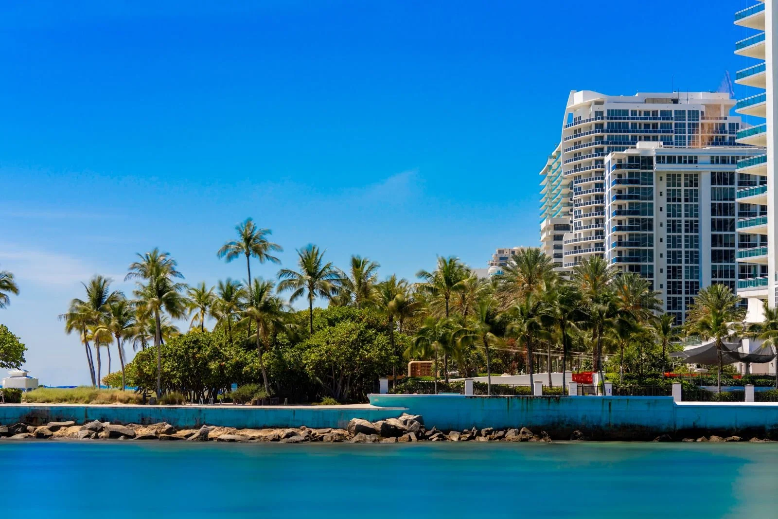 How Much Does a Seawall Cost? Key Factors That Drive Pricing for Waterfront Owners