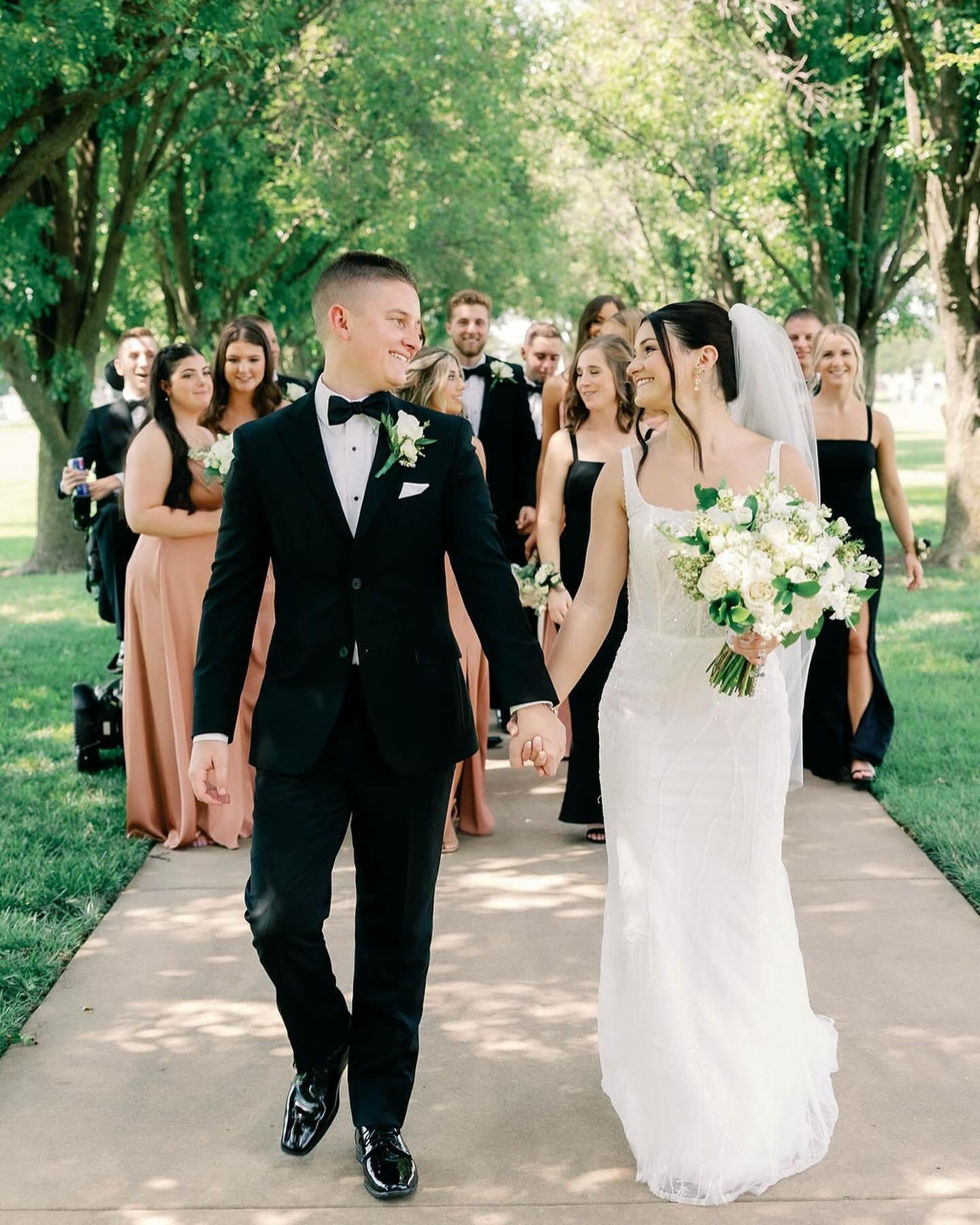 That just married ✨glow✨ #brickbride 

PC :: @2focusphotography