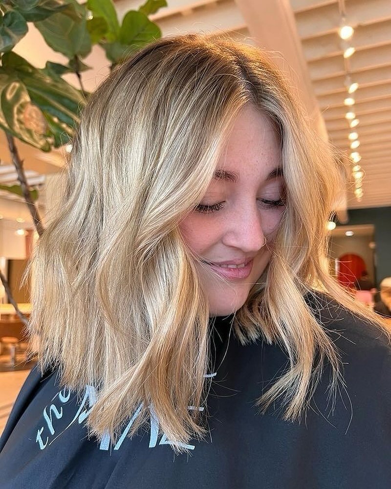 This chop by @camryn.themae is perfection. Look how healthy those ends look! One of our favorite tips for healthy ends is a little touch of Oribe's Gold Lust Oil &mdash; grab a bottle in the salon or on our website to keep your hair healthy all year 