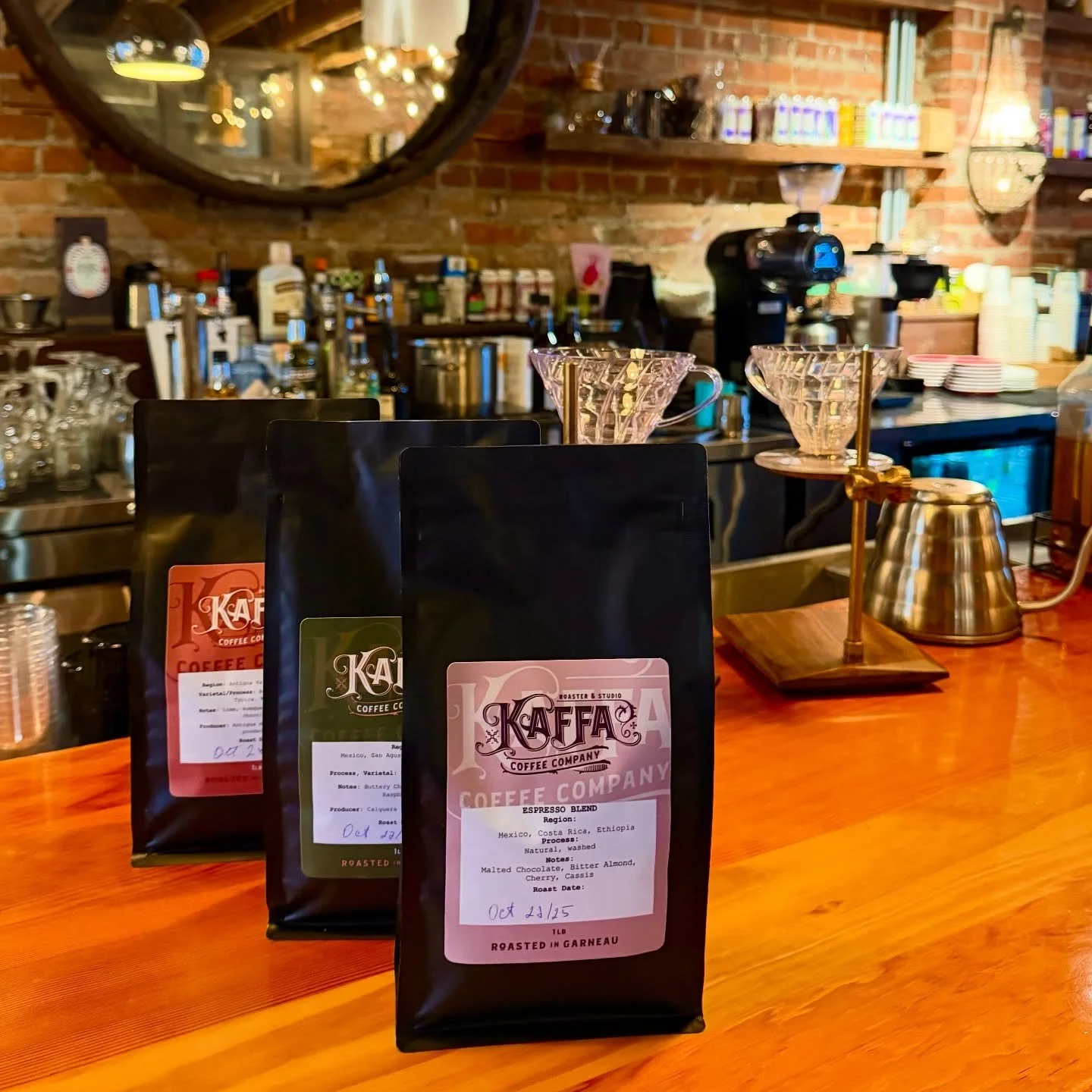 Roasted here in Garneau, enjoyed anywhere. ☕️
 In-house roasted beans, carefully crafted for your perfect cup. Elevate your coffee ritual today. 

#kaffa #yegcoffee #yegcafes #yegeats #yeglocal #edmontoncoffee #coffeetime #coffeelover #yegfoodie #yeg