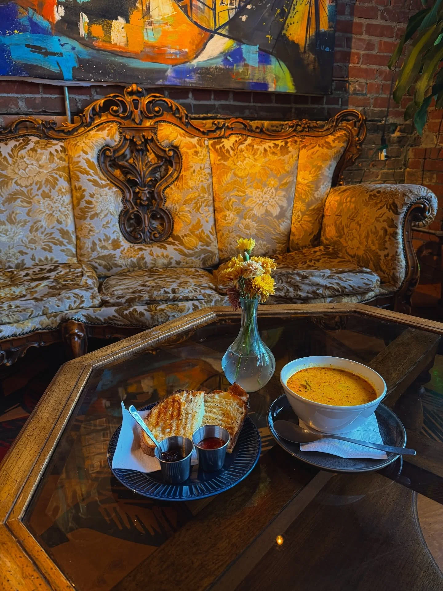 Lunch at Kaffa 👌🏼 

Feature grilled cheese with provolone &amp; smoked applewood cheddar, paired with our soup of the day. Perfection. 

#yegcoffee #yegcafe #kaffa #yegfood #yegeats #eatlocal #garneau #yeglunch