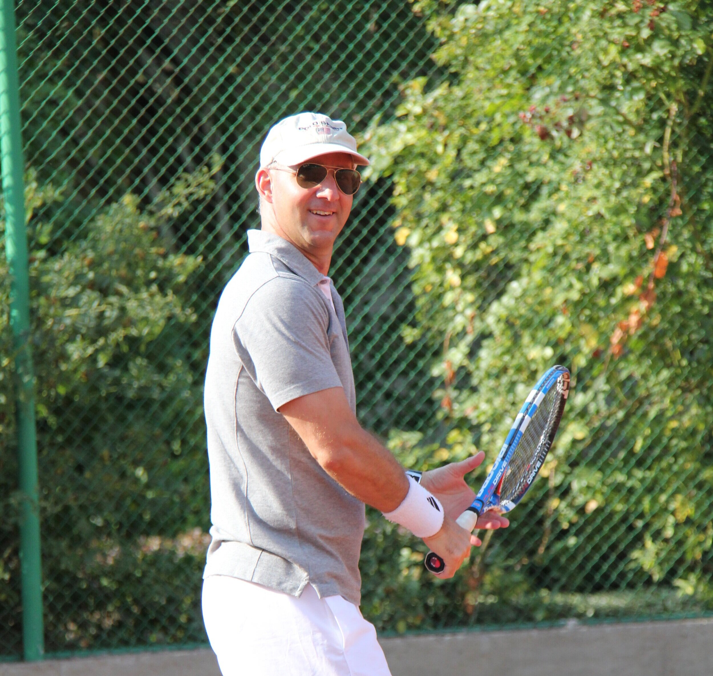 Ahlenblom spelar tennis