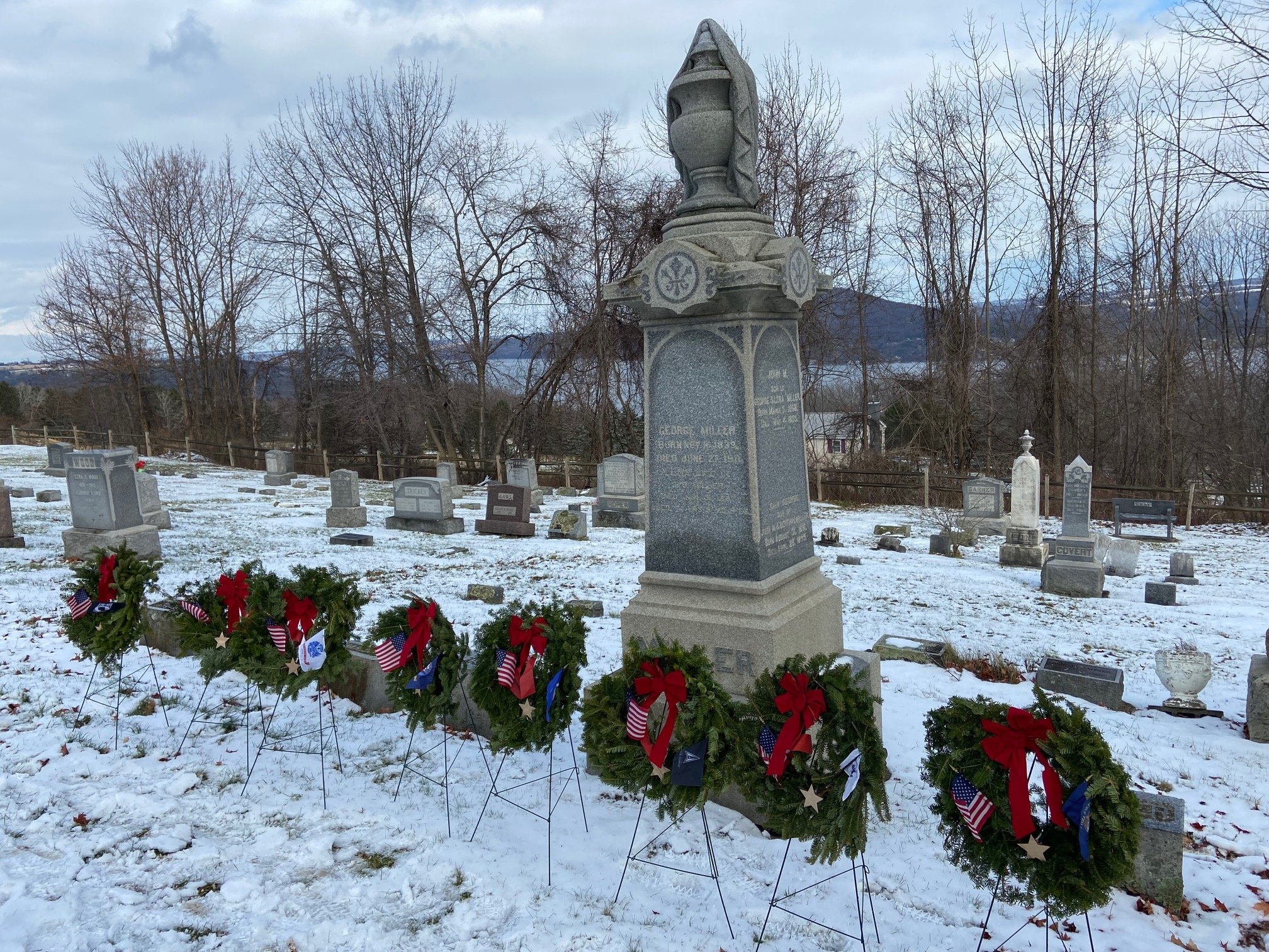 Coye Cemetery.jpg