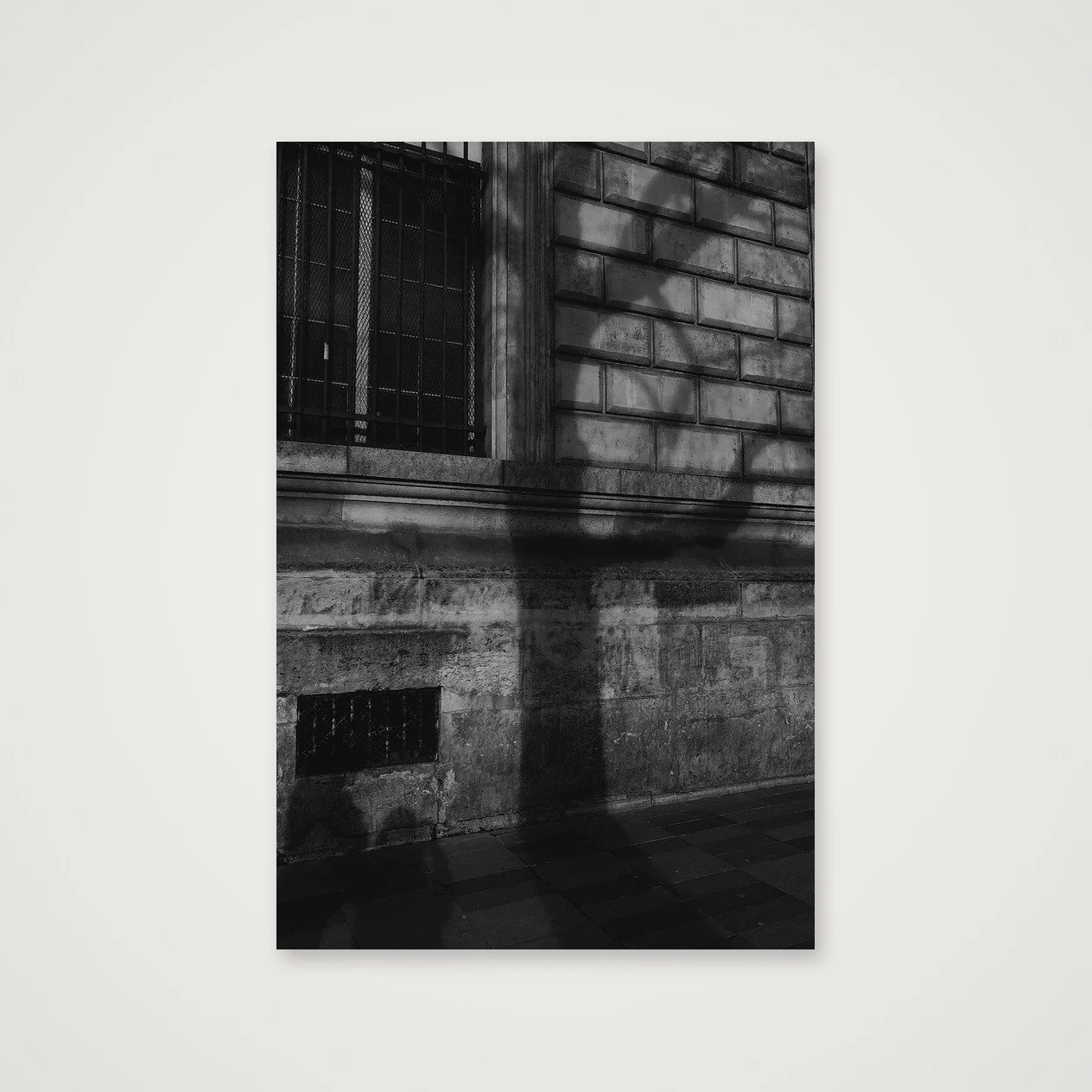 shot_table_0f4f94fe_0c99702a.jpg