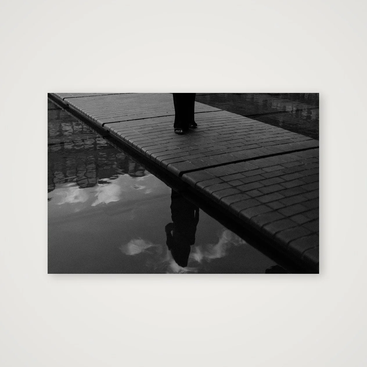 shot_table_9a0b675f_199632c9.jpg