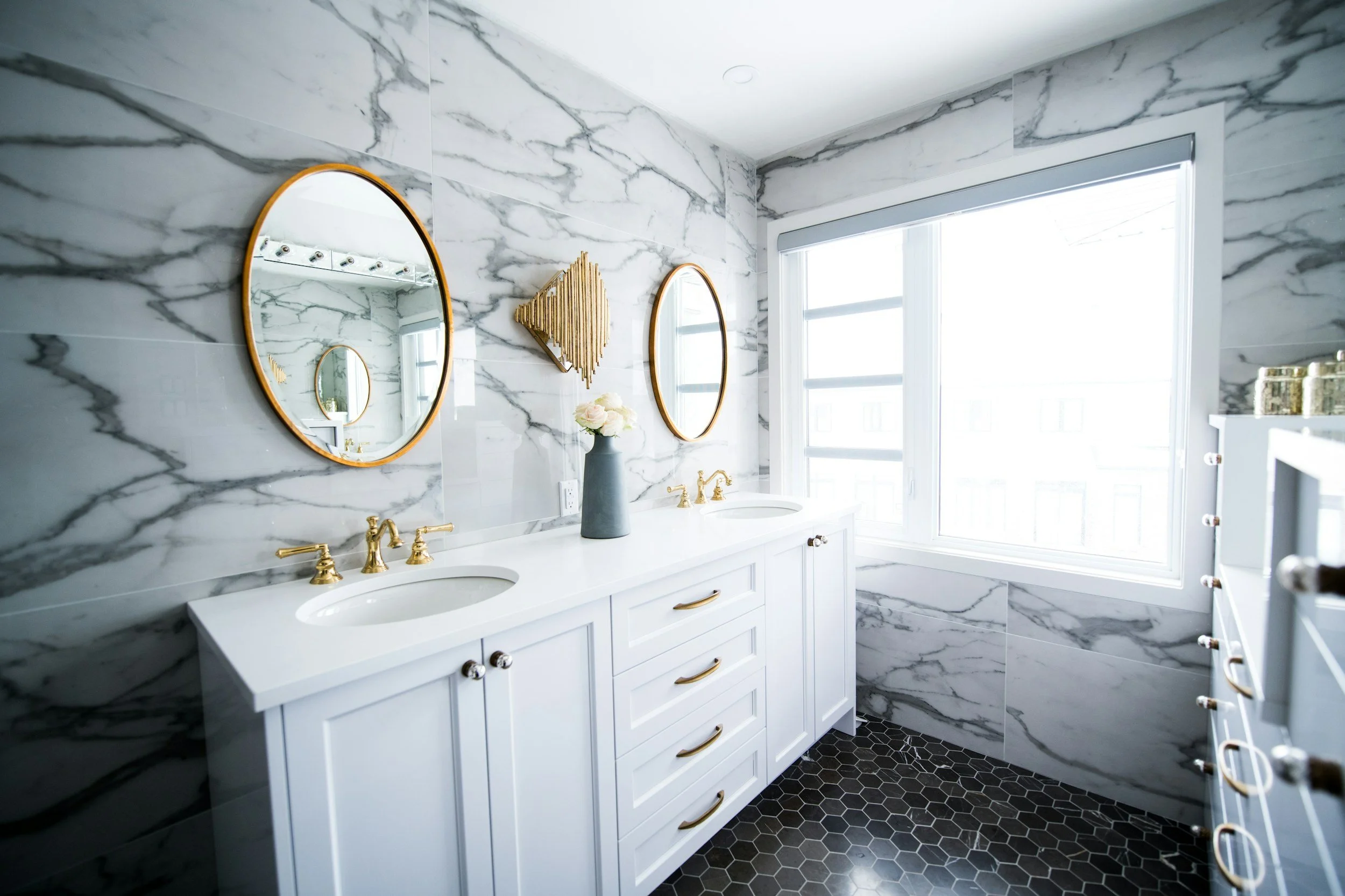 Mirrors, Reflections, and the Photographer in the Frame