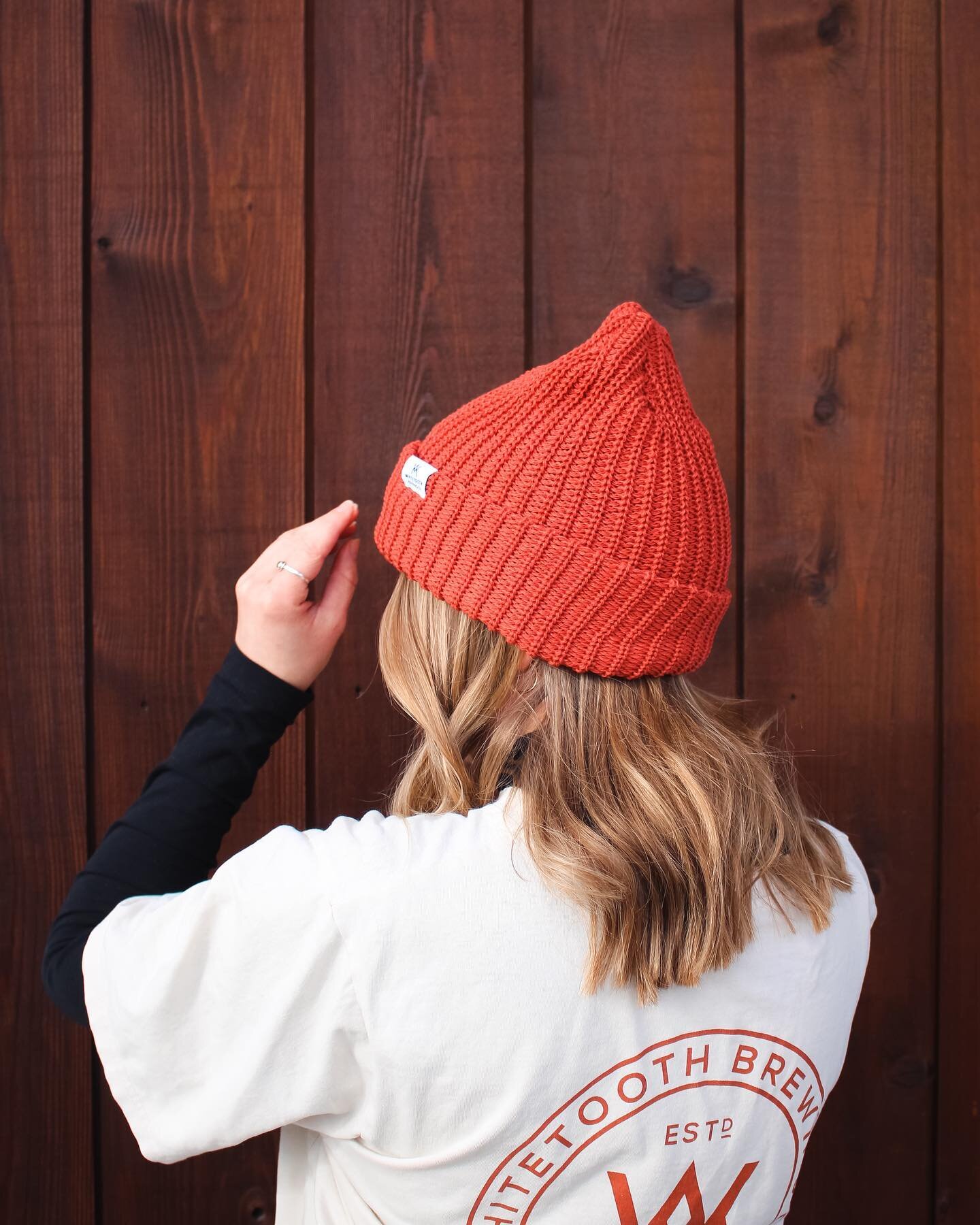 New toques in stock! 🔥 

A limited run of two different knits, each in two different colour-ways. Perfect for tossing on after shredding pow all day 😉

Get &lsquo;em while you can!

#newmerch #whitetoothbrew