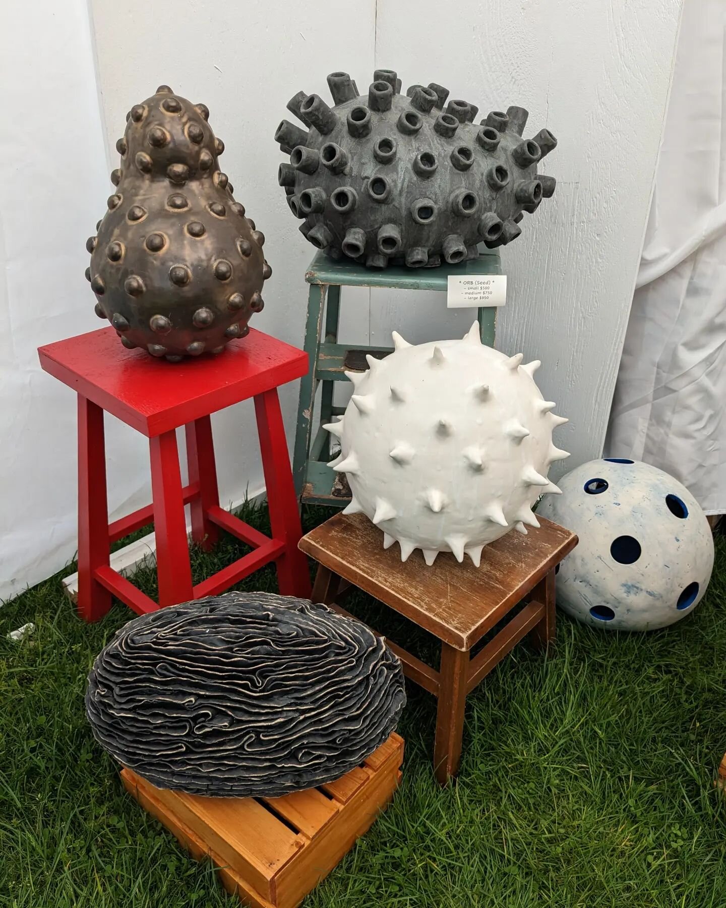 Orbs inspired by seeds and pollen spores! 

For the garden or table centerpiece.  They're here at Crafts at Lyndhurst today and tomorrow, then Westchester Craft Crawl May 20-21 at my studio. 

See you soon🌼

#abstractorganic #pollen #seed  #spore #c