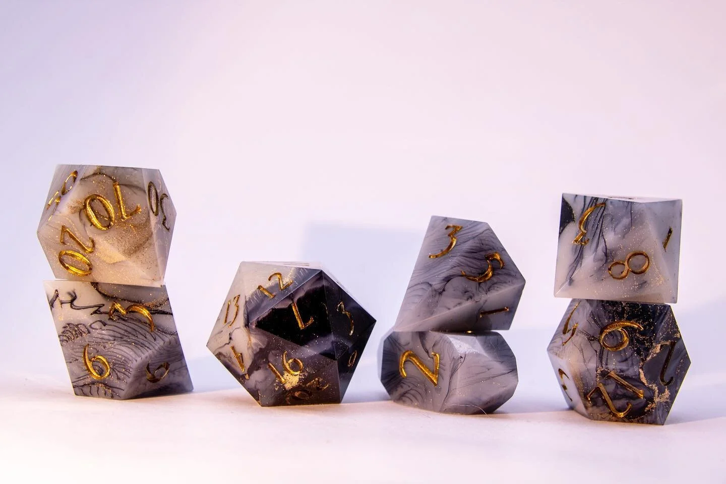🌫 𝔾𝕣𝕖𝕪𝕤𝕔𝕒𝕝𝕖 🌫
⠀
 ▁ ▂ ▄ ▅ ▄ ▂ ▁ ▂ ▄ ▅ ▄ ▂ ▁
#resindice #dice #dnddice #pathfinder #dungeonsanddragons #rpg #rpgdice #dicemaker #customdice #resinpours #smallbusinessowner #smoredice #smore #clickclacks #resin #resinart #dnd #customdice #cus