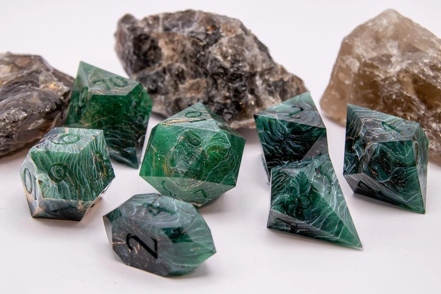 ⛰ 𝙼𝚊𝚕𝚊𝚌𝚑𝚒𝚝𝚎 𝙾𝚛𝚎 ⛰
⠀
ıllıllııllıllıllııllıllıllııllıllıllııllıllıllııllıllıllııllıllıllııllıllıllı
#resindice #dice #dnddice #pathfinderrpg #dungeonsanddragons #rpg #rpgdice #dicemaker #customdice #resinpours #smallbusinessowner #smoredice