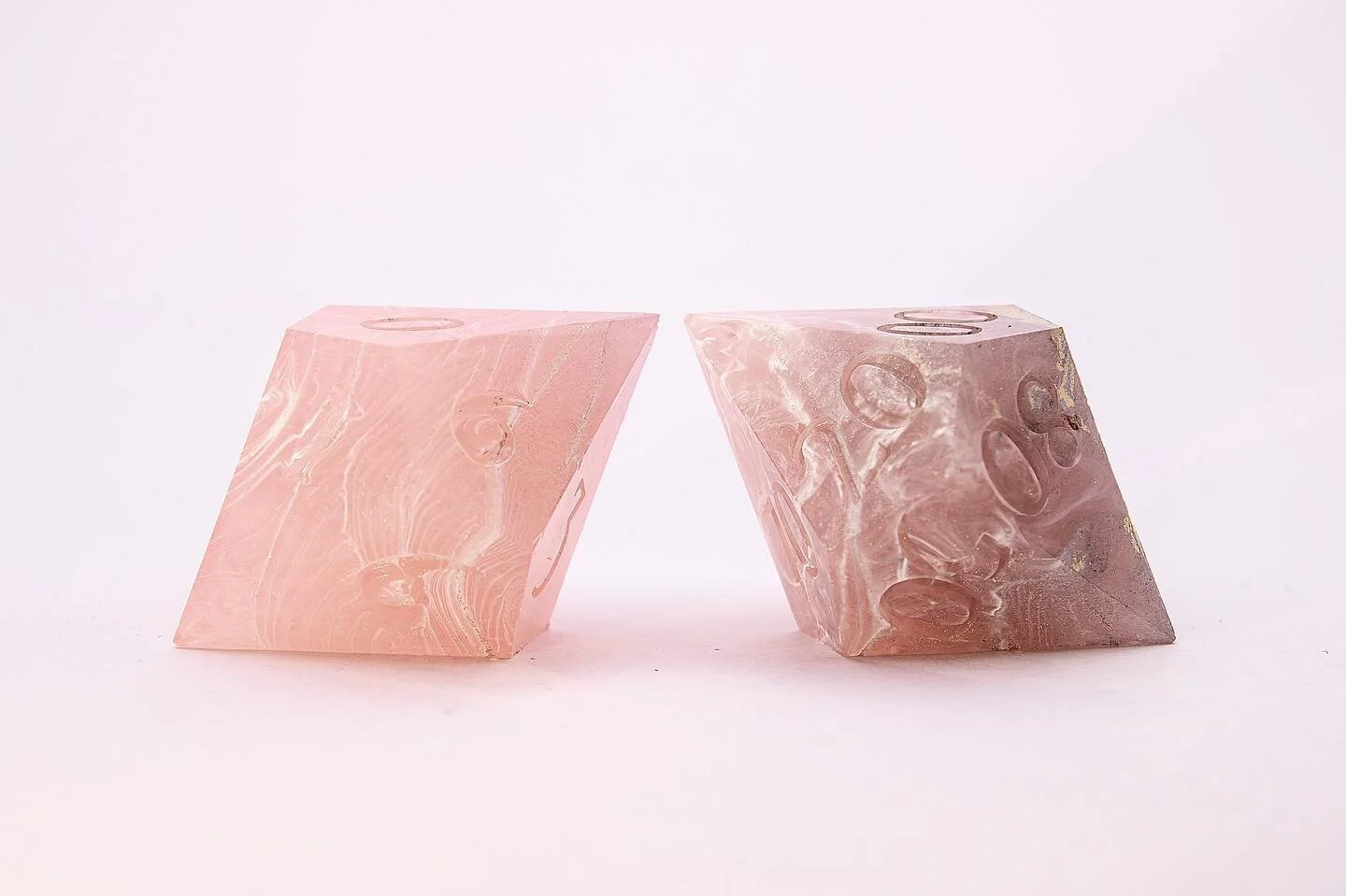 The duality of dirty pours 💕

I&rsquo;ve always loved the extreme variance in dirty pour sets. What do you think? This also has me itching to make more palette sets again&hellip;. 

 *&middot;.&middot;&acute;&macr;`&middot;.&middot;**&middot;.&middo