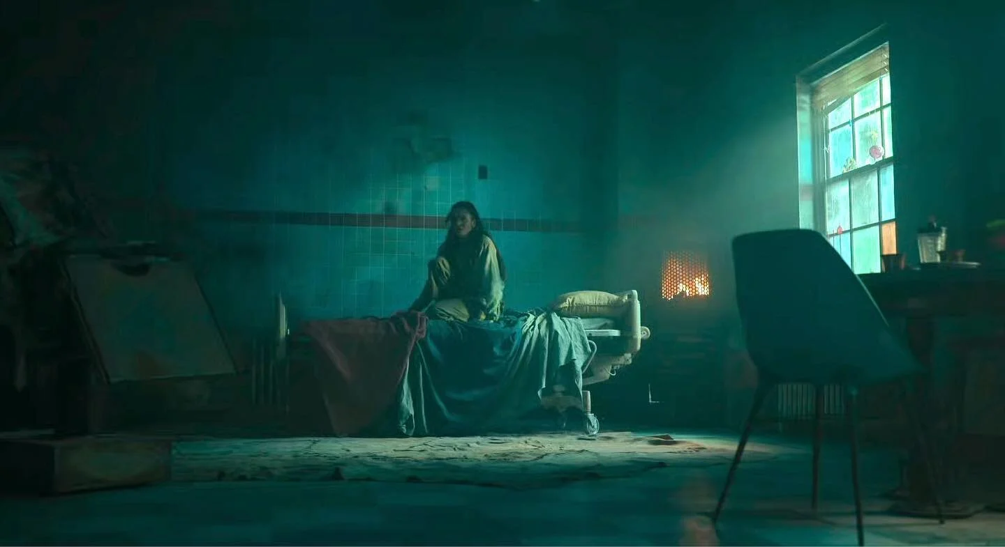 Wren&rsquo;s Apartment - finally some stills! These shots from @seeofficial S2 show off this set at its best - thanks to construction, scenic, set dec, props, costumes, and all the other incredible departments that help bring it to life. 
.
.
.
.
#se