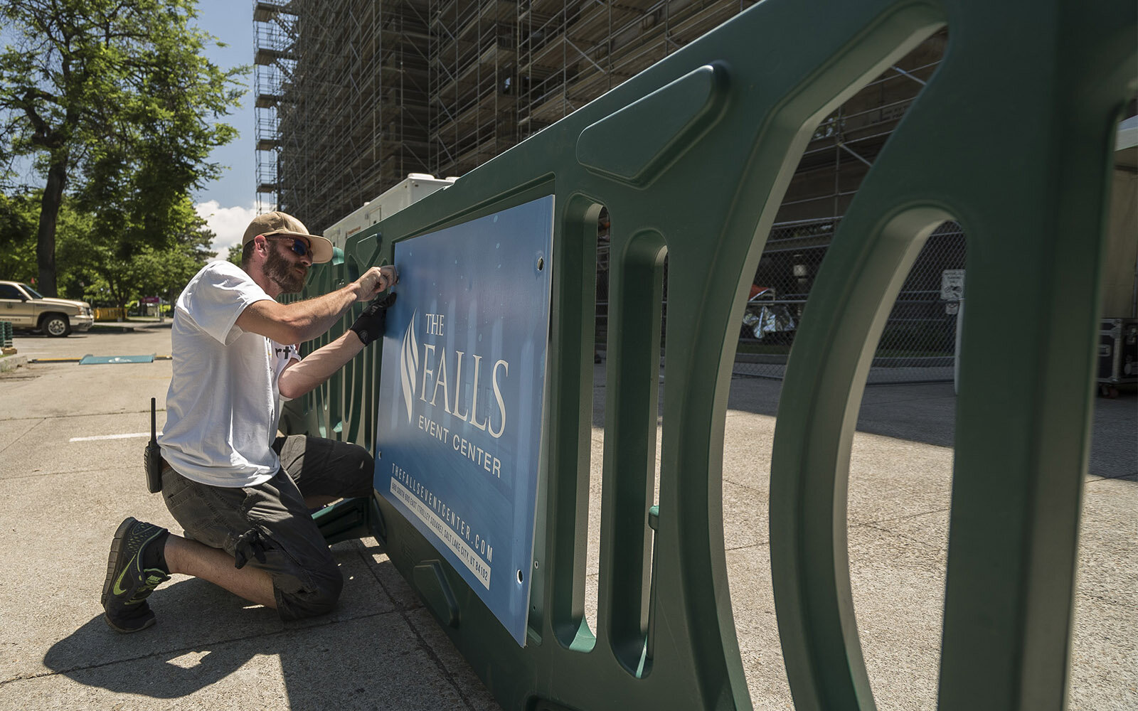 advertise-on-barricades-7.jpeg