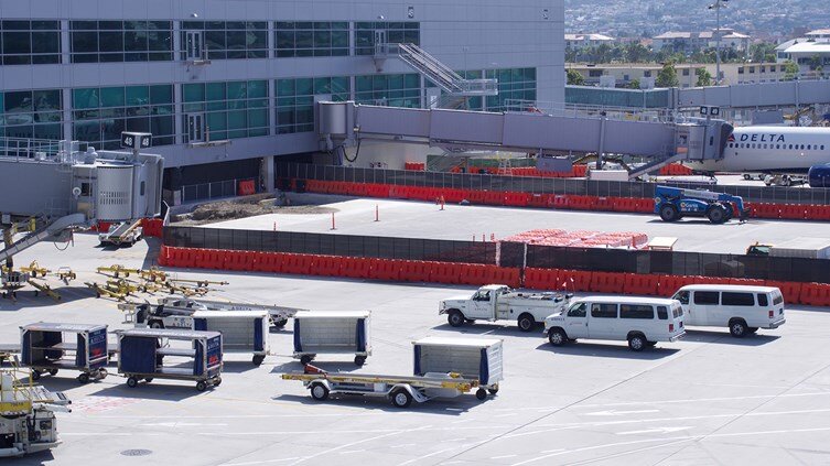 OTW_Safety_Barricade_Fence_Panel_At_San_Diego_Airport_02.jpeg