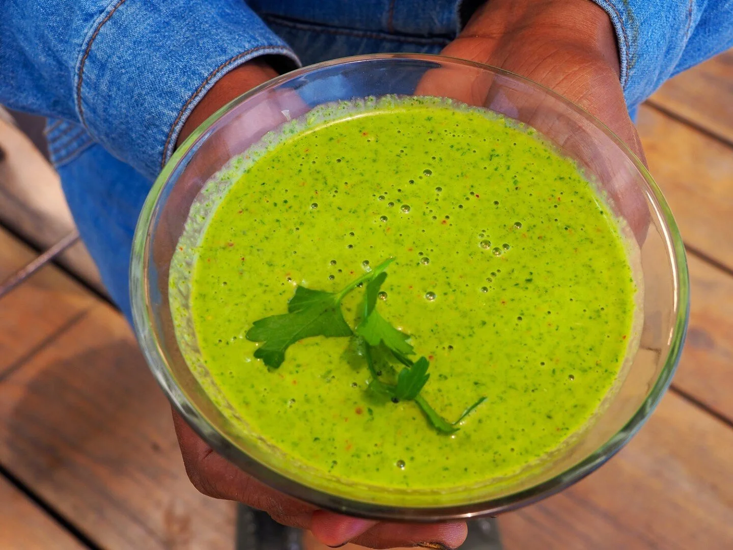 A super delicious way to use the herb bundle in your CSA Box is by making CHIMICHURRI! 🌿 It's also a great way to minimize food waste by incorporating leafy odds and ends like carrot tops and fennel fronds.⁠
⁠
Chimichurri is a traditional Argentinia
