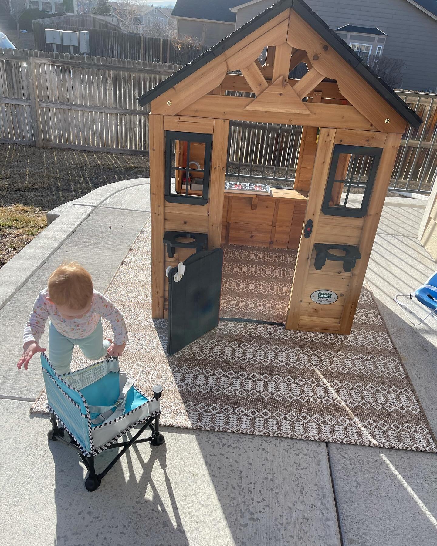 65 degrees in CO = get outside &amp; put together Lo&rsquo;s outdoor play house!❤️ is this not the cutest thing you&rsquo;ve ever seen?! Thanks to Brandon for getting this together 🔨