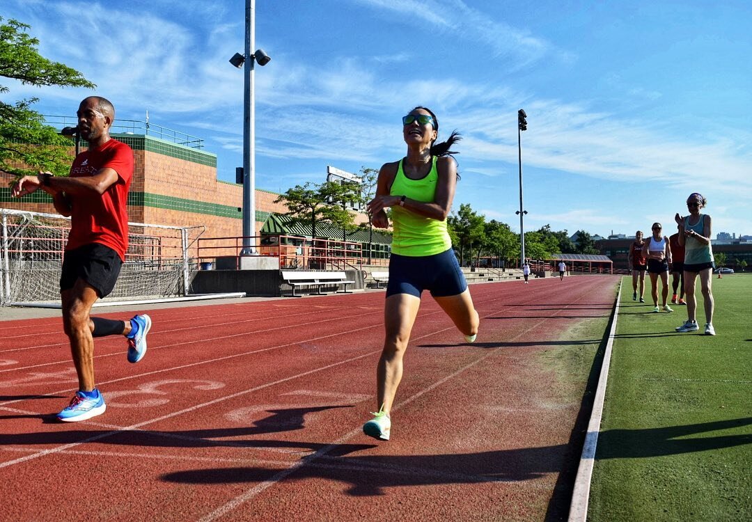 Great Hill Track Club in the heat of the moment for the 3000, 800, 400, 4x200 🔥 🔥 

#exhilarationofsharedachievement
#greathilltc #greathilltrackclub #marathontraining #runfast #runfar #runstrong #werunnyc 
#nycrunningcoaches #nycrunning #getfast #